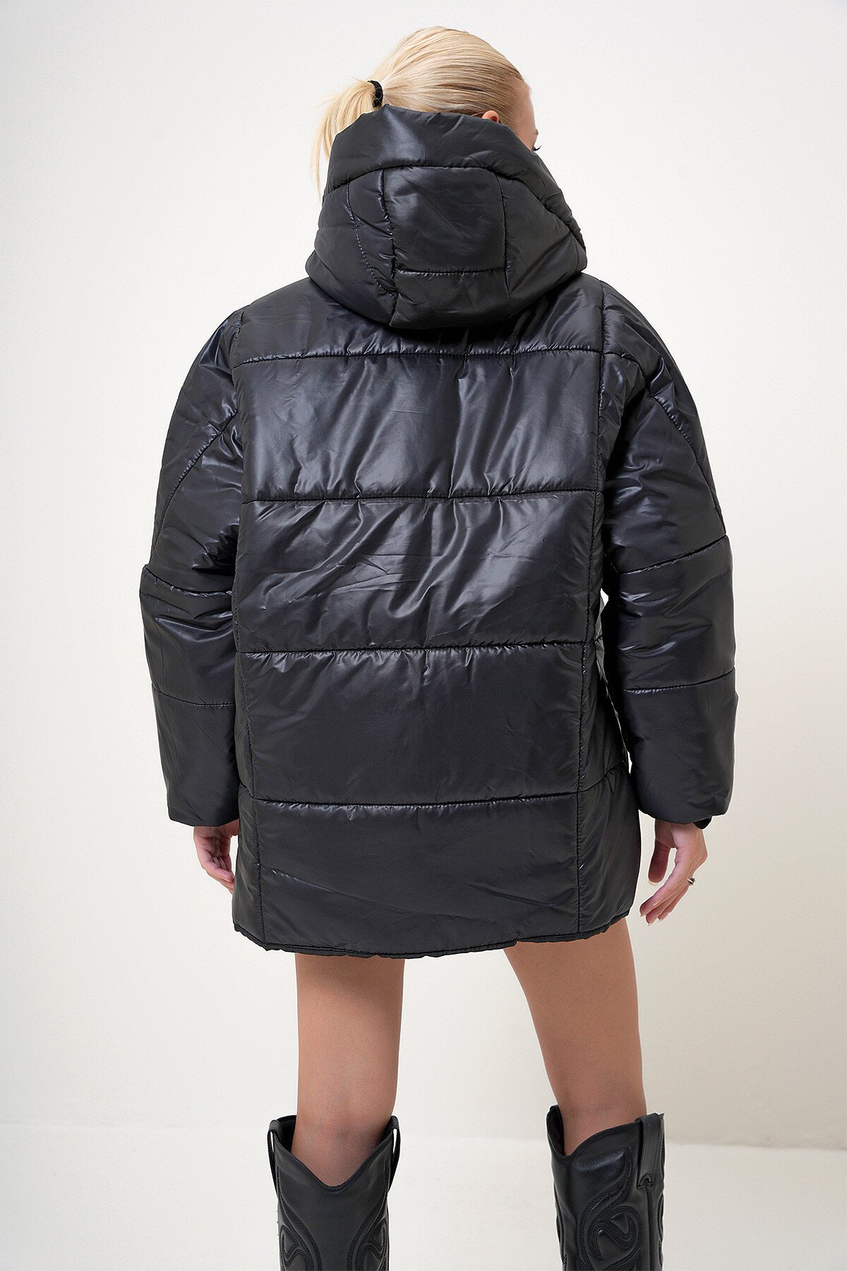 Siyah Kapüşonlu Fleto Cepli Puffer Fashion Oversize Şişme Mont