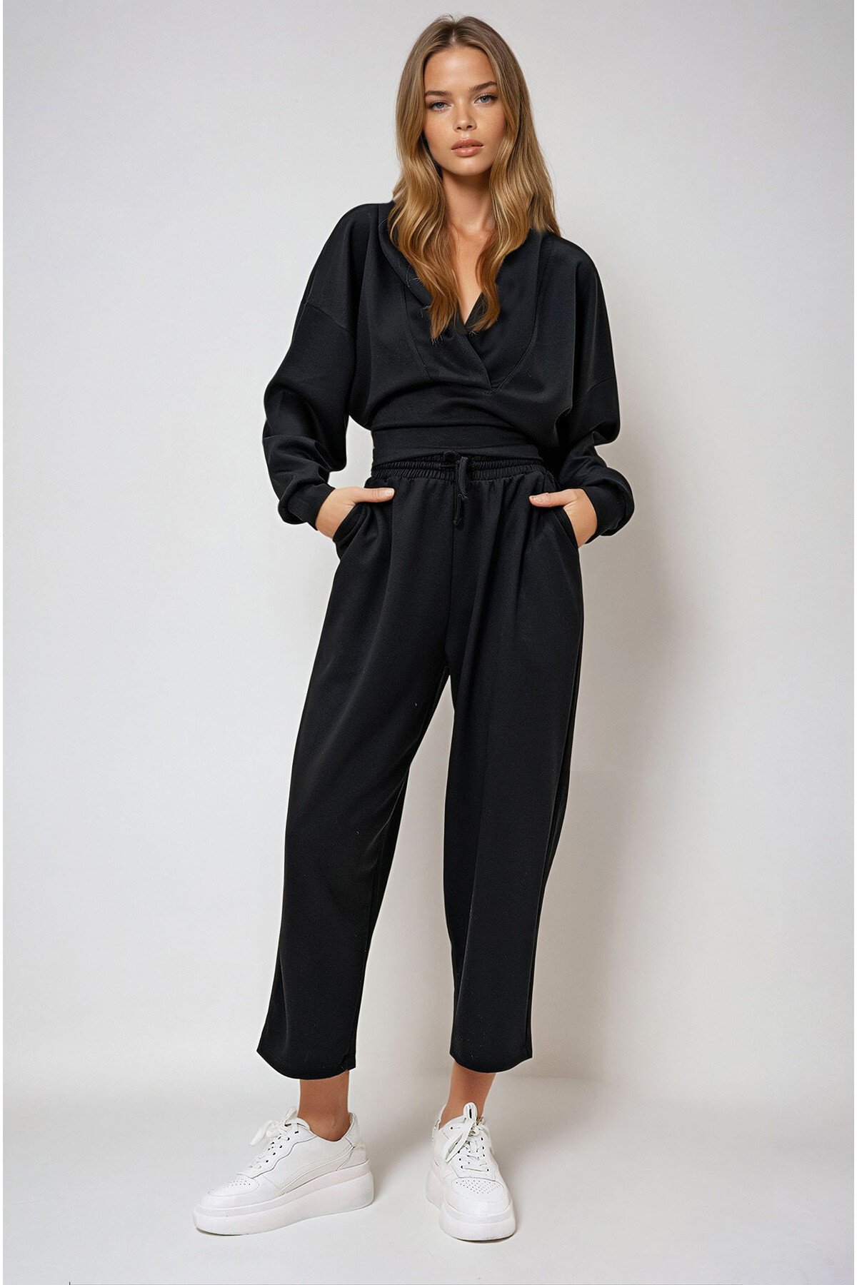 Siyah Kapüşonlu Kruvaze Yaka Bol Kesim Modal Alt Üst Takım