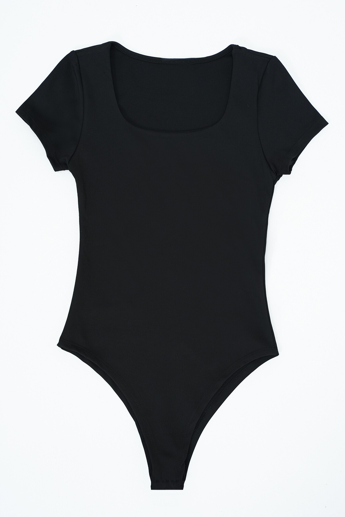 Siyah Kare Yaka Alttan Çıtçıtlı Kısa Kollu Body