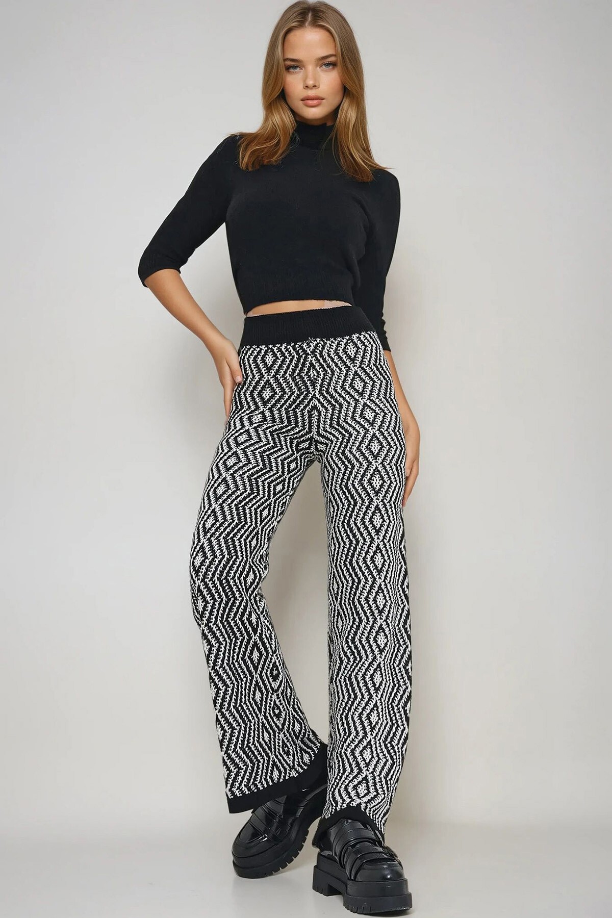 Siyah Krem Etnik Desenli Yüksek Bel Triko Palazzo Pantolon