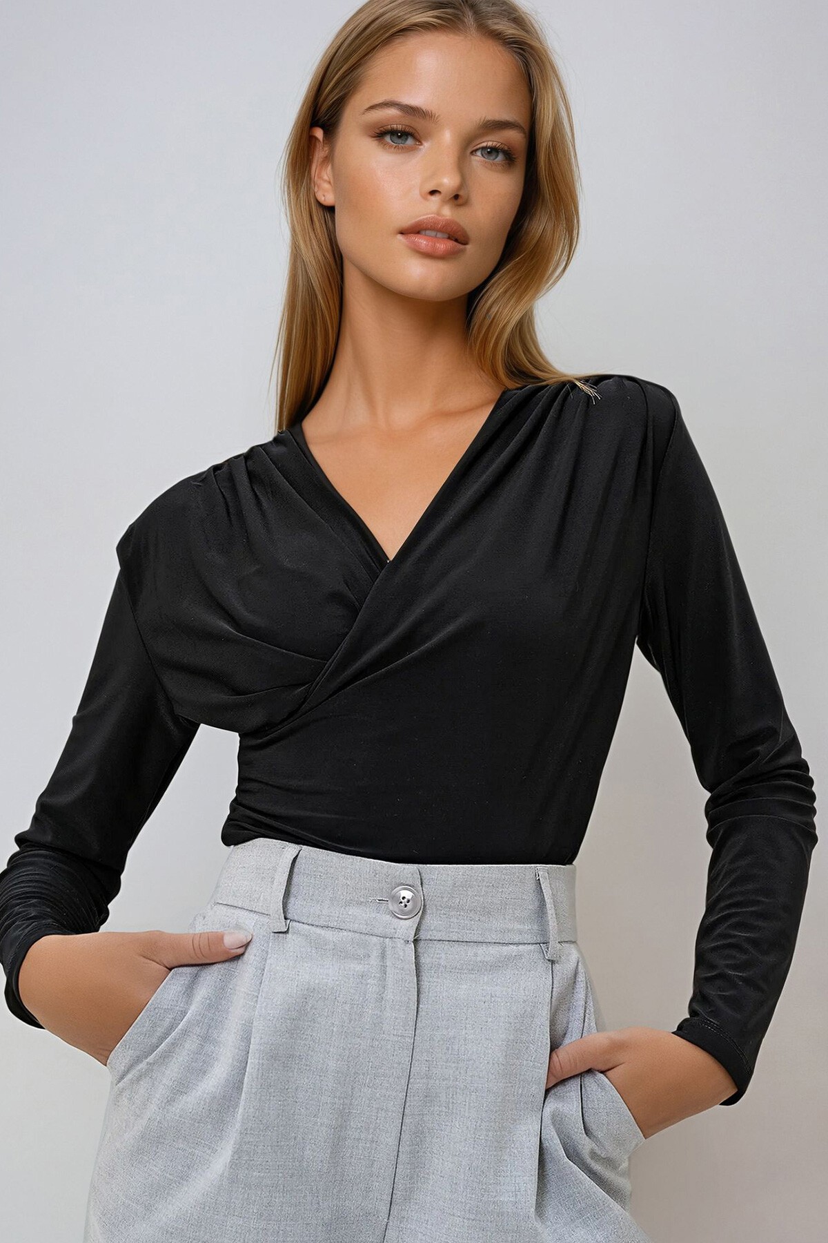 Siyah Kruvaze Yaka Drapeli Sandy Bluz