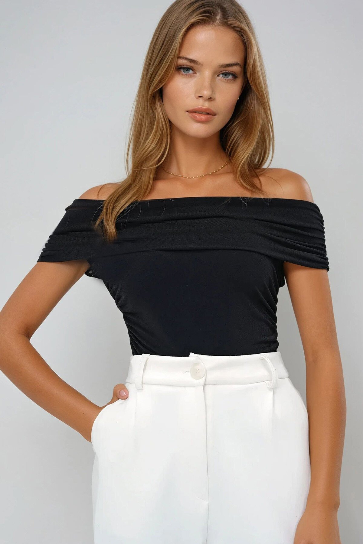 Siyah Madonna Yaka Yanları Drapeli Kolsuz Sandy Bluz