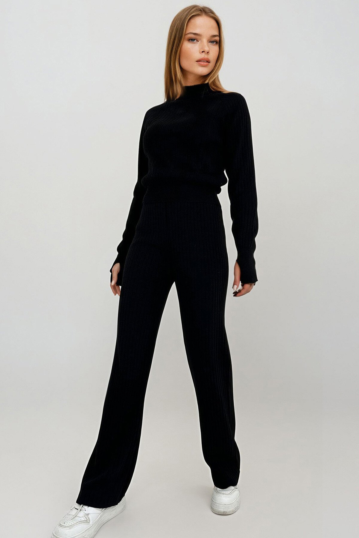 Siyah Parmak Detaylı Triko Alt Üst Takım