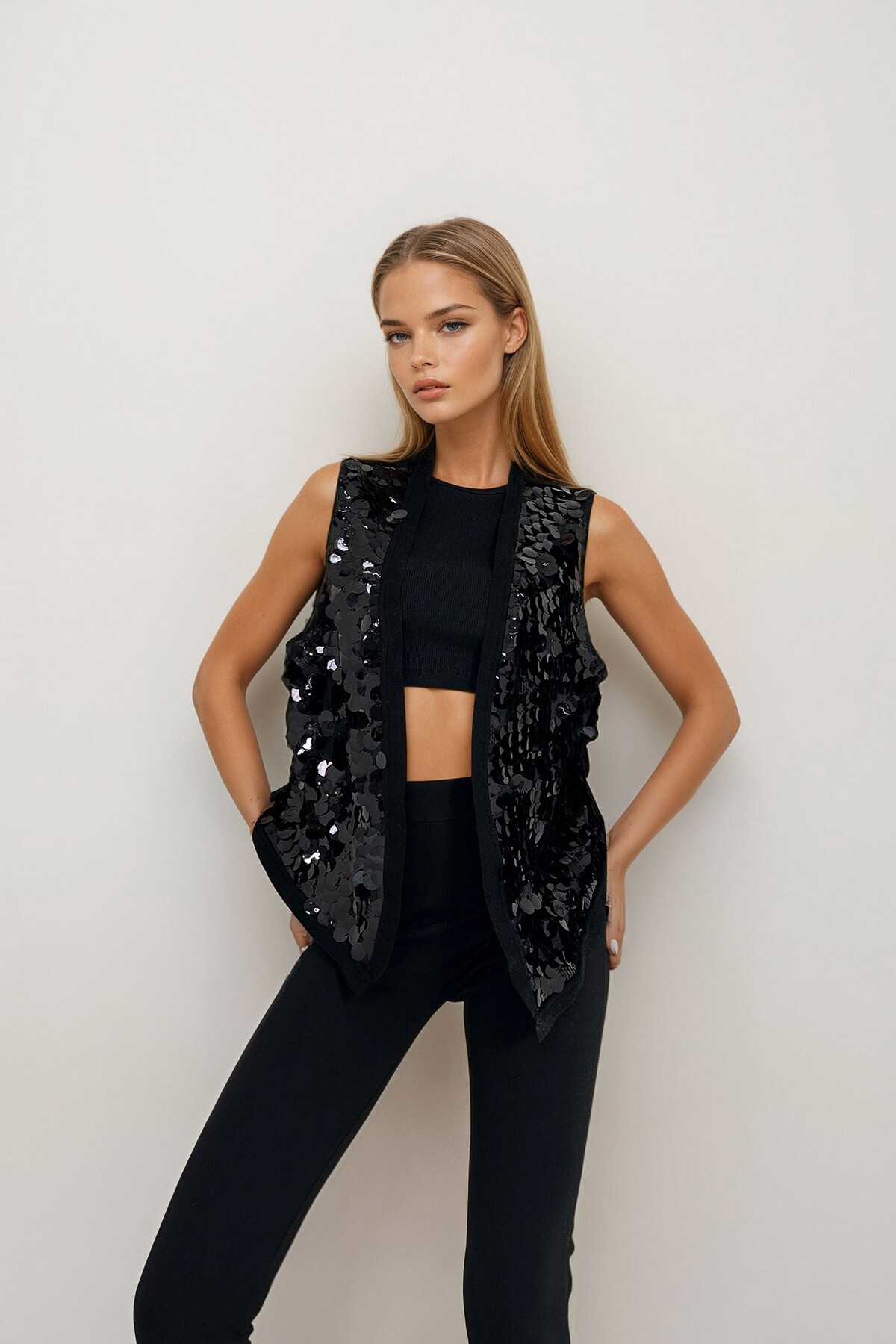 Siyah Pul Payet Yelek