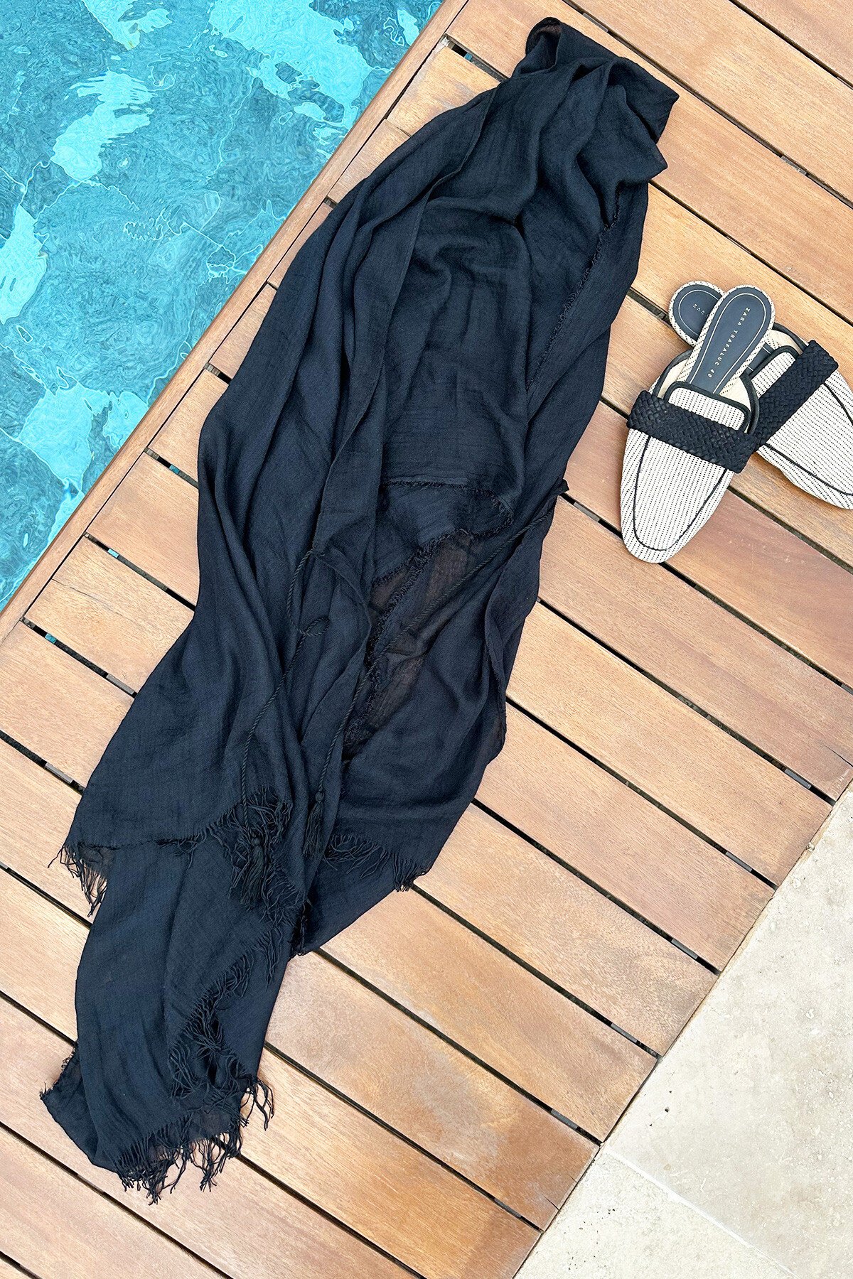 Siyah Püskül Detaylı Bağlanabilir Plaj Pareosu