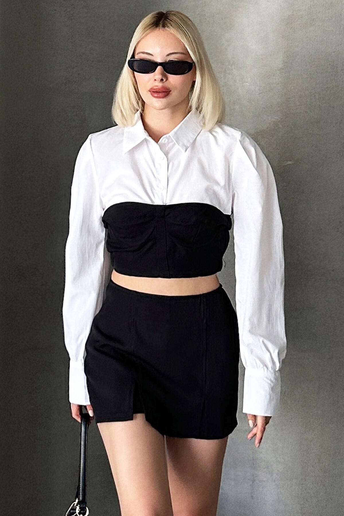 Siyah Renk Bloklu Çift Yönlü Crop Gömlek