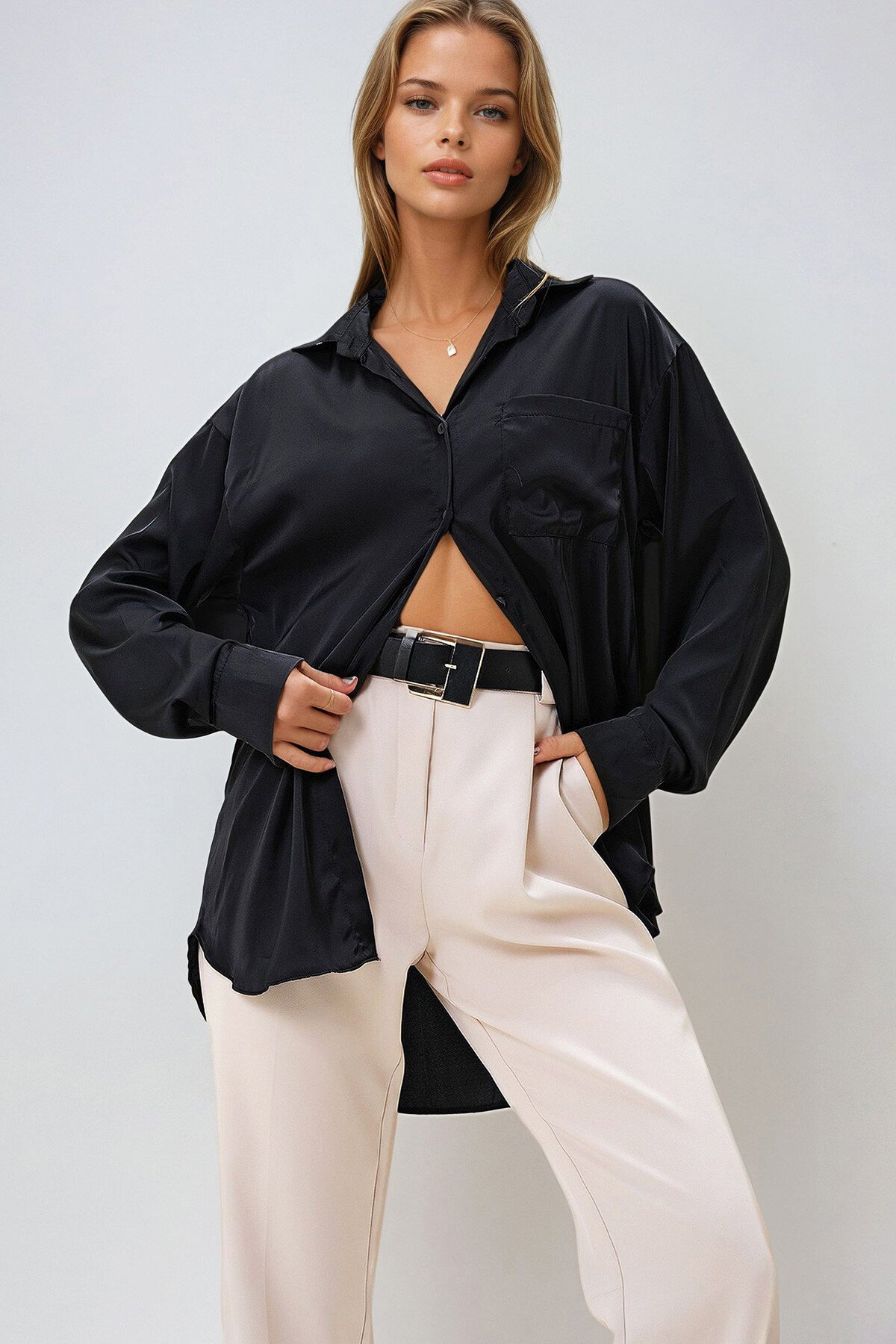 Siyah Tek Cepli İpek Saten Oversize Gömlek