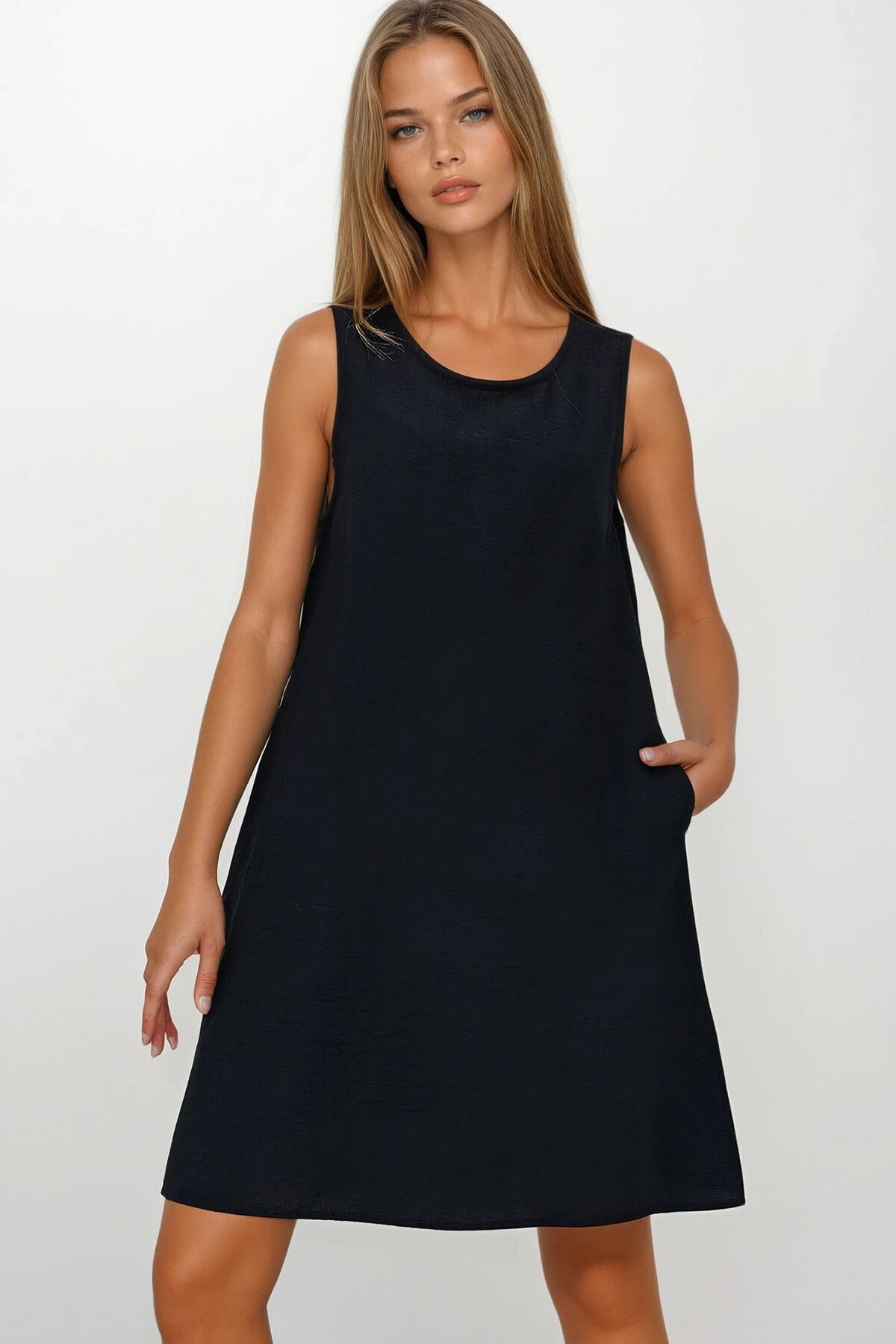 Siyah U Yaka Sıfır Kol Çift Cepli Aerobin Yazlık Elbise