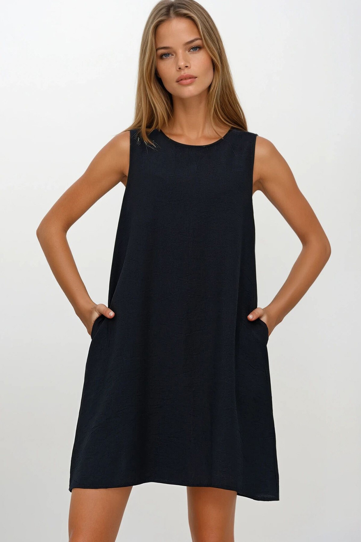 Siyah U Yaka Sıfır Kol Çift Cepli Aerobin Yazlık Elbise