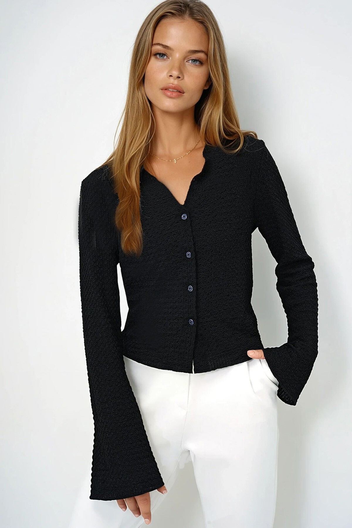 Siyah V Yaka İspanyol Kollu Gofre Kumaş Yazlık Gömlek