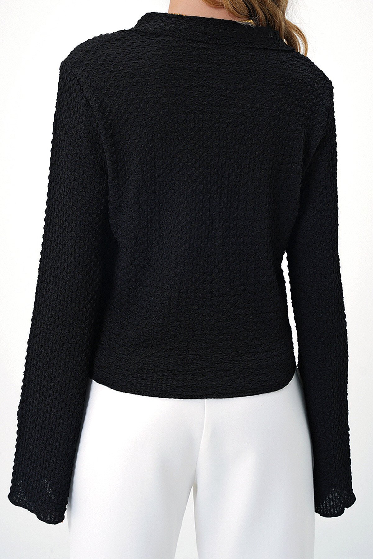 Siyah V Yaka İspanyol Kollu Gofre Kumaş Yazlık Gömlek