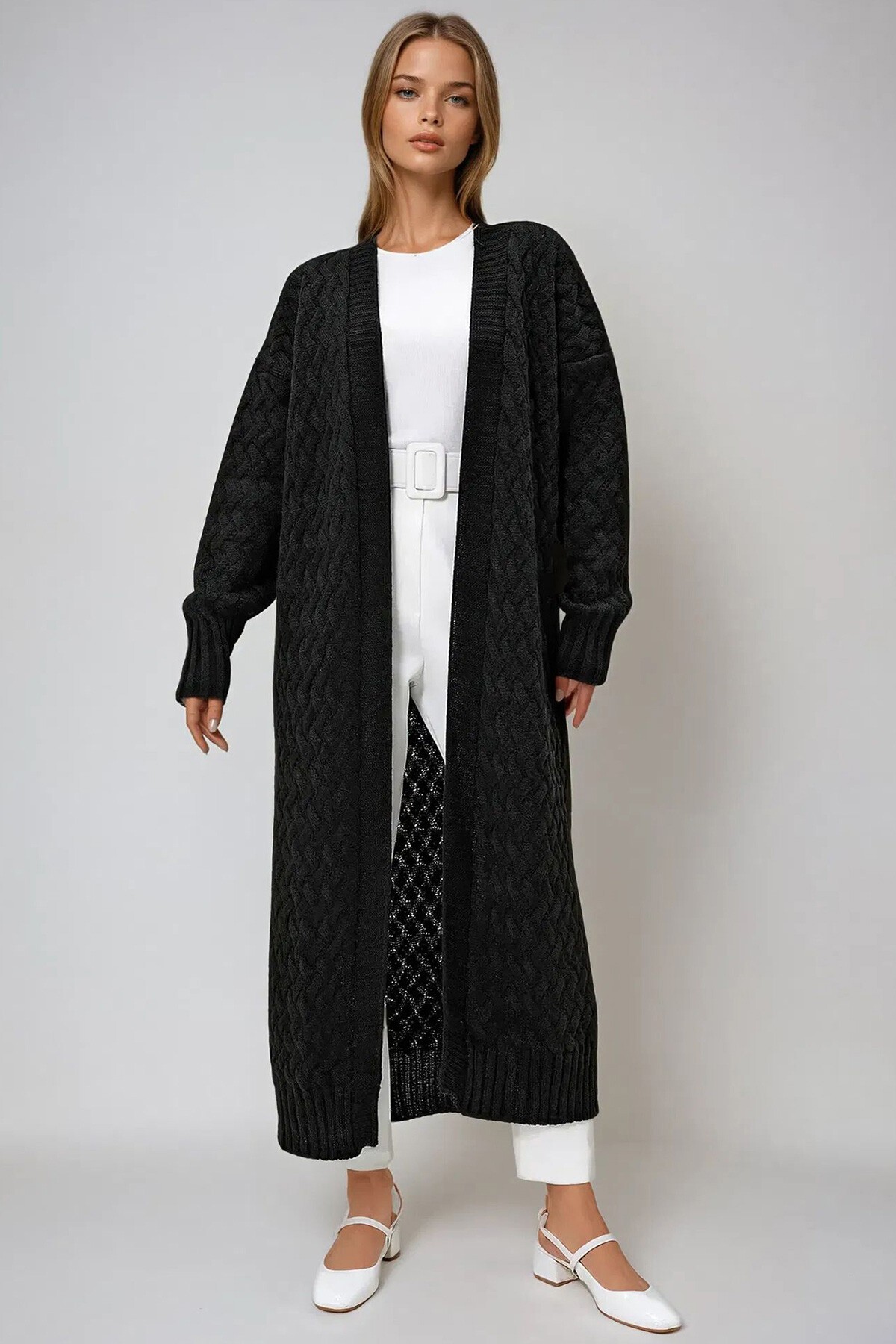 Siyah V Yaka Saç Örgü Desenli Kapamasız Maxi Boy Triko Hırka