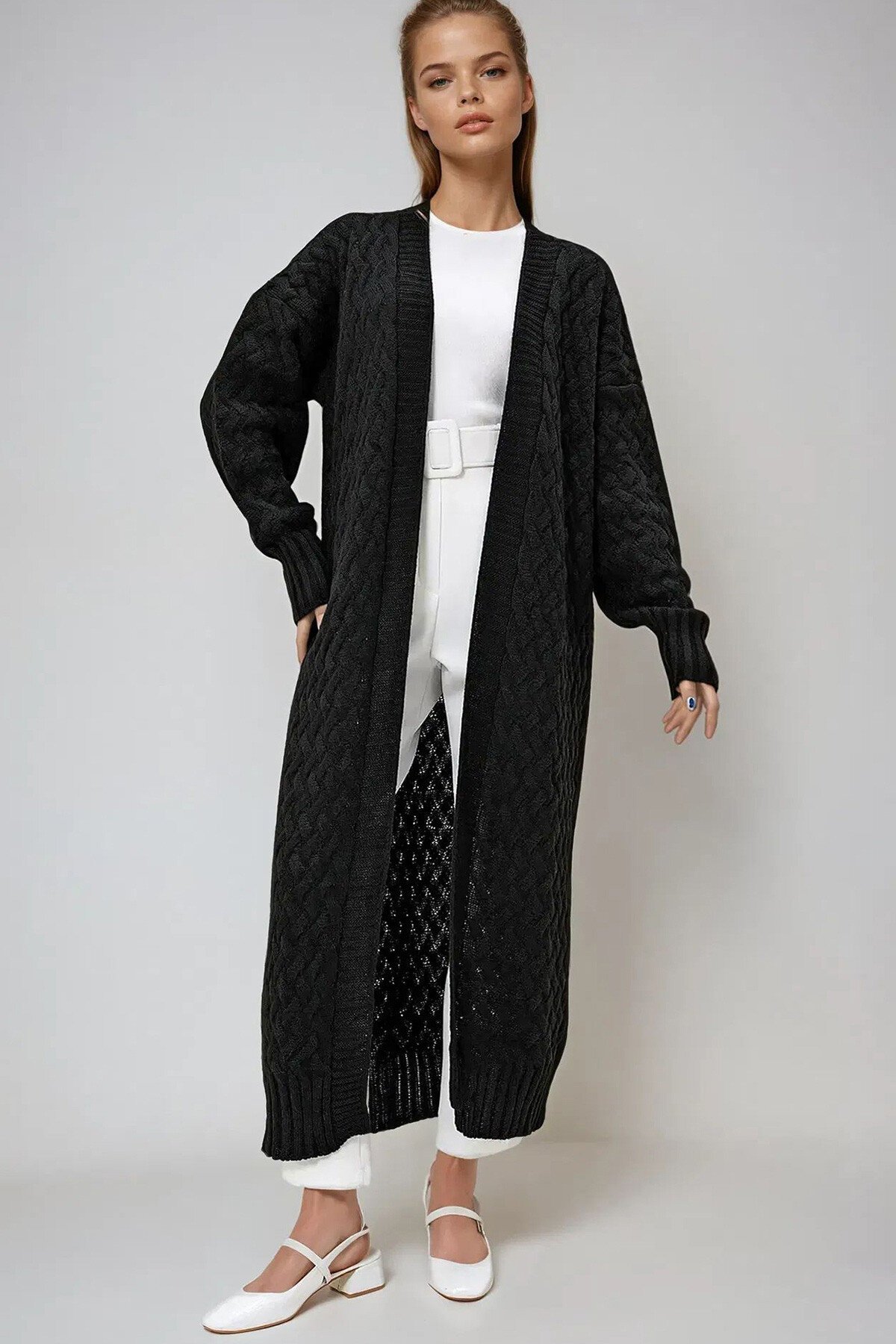 Siyah V Yaka Saç Örgü Desenli Kapamasız Maxi Boy Triko Hırka