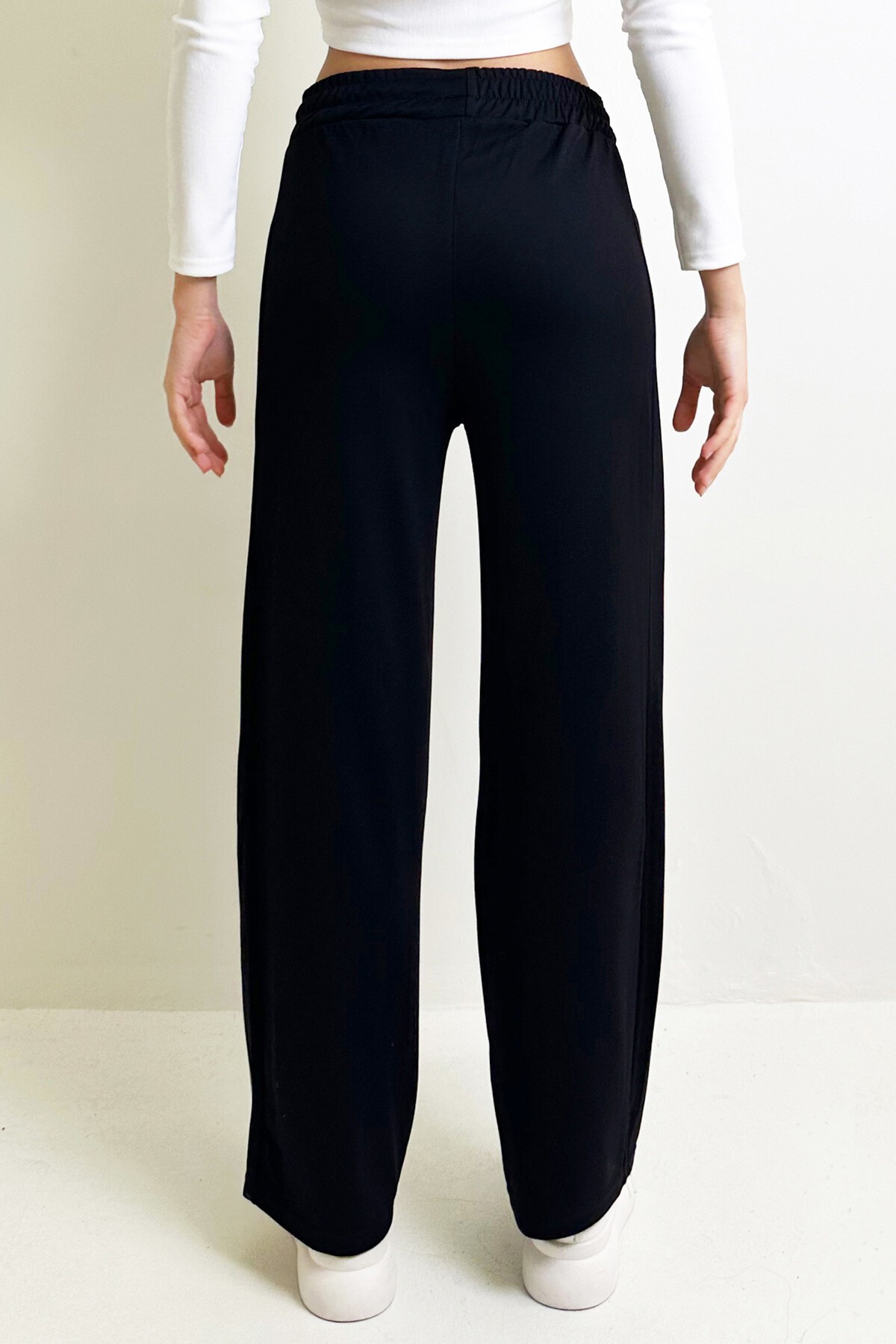 Siyah Yan Şeritli Önü Çimalı Çift Cepli Retro Pantolon