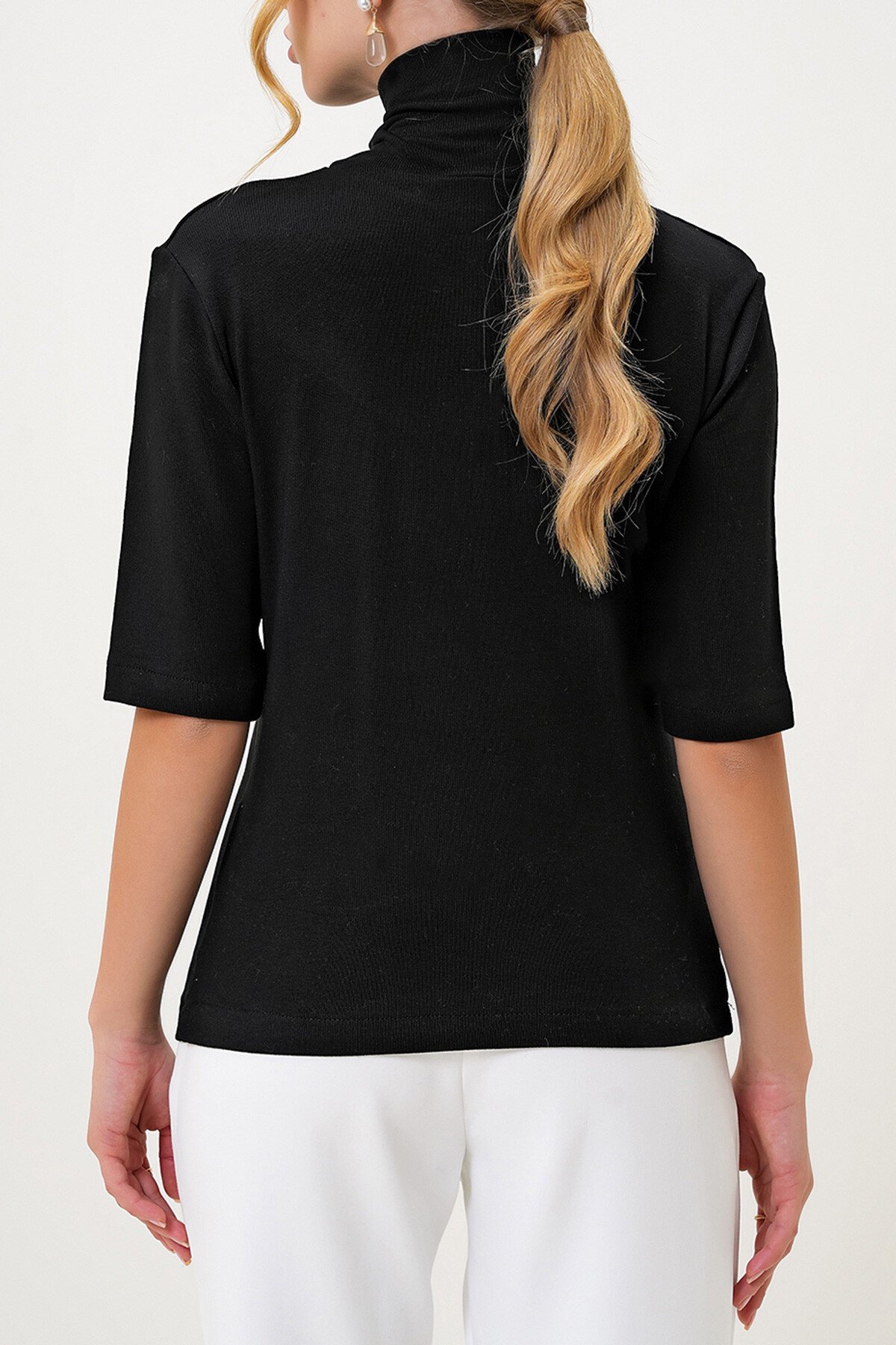 Siyah Yarım Balıkçı Yaka Yarım Kol Triko Bluz