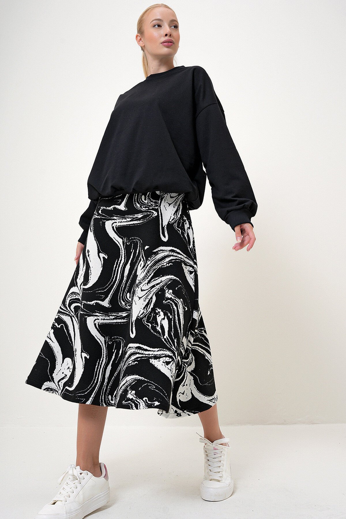 Siyah Yüksek Bel Beli Lastikli A Form Uzun Etek