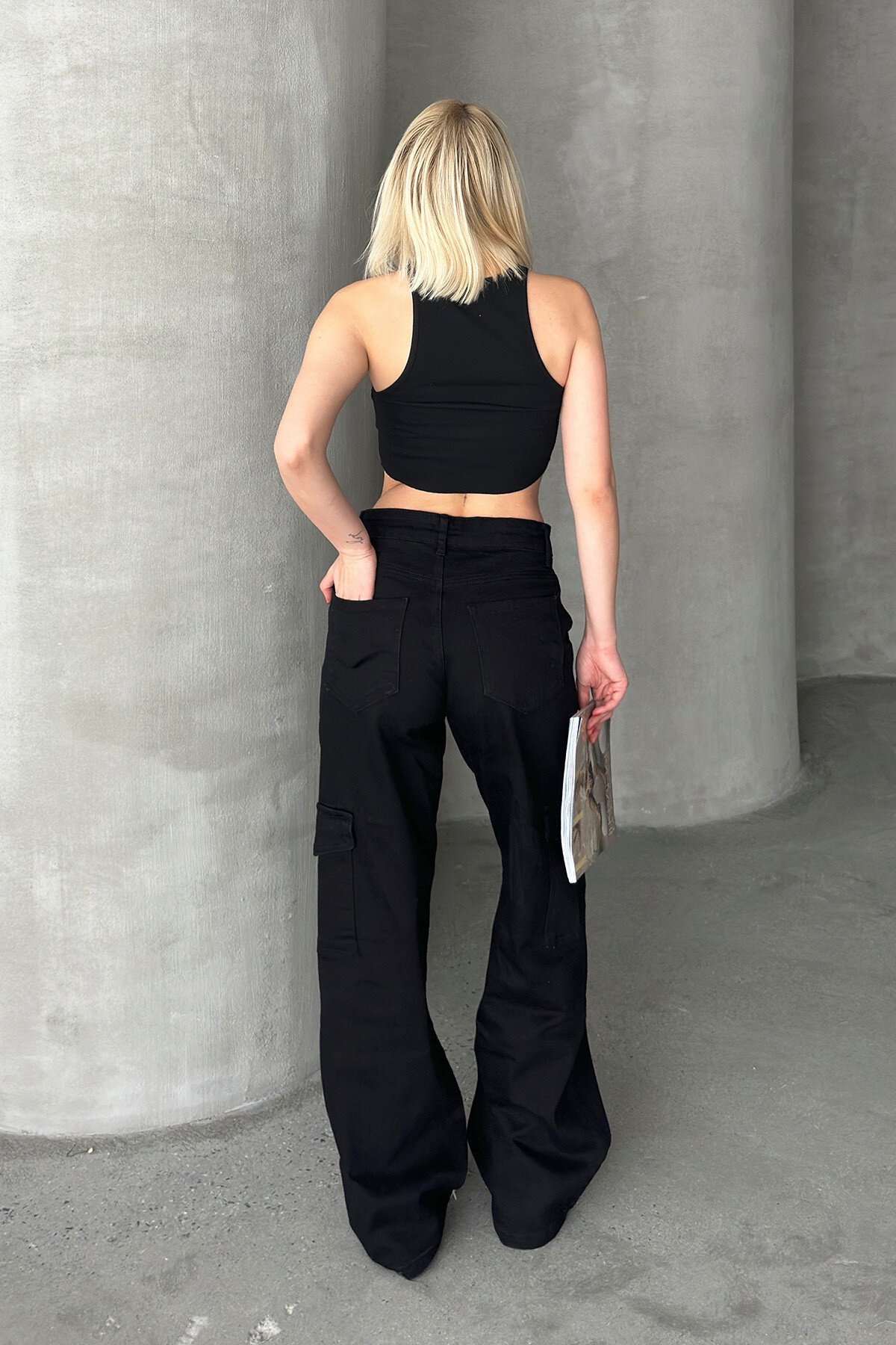 Siyah Yüksek Bel Boru Paça Kargo Cepli Jean