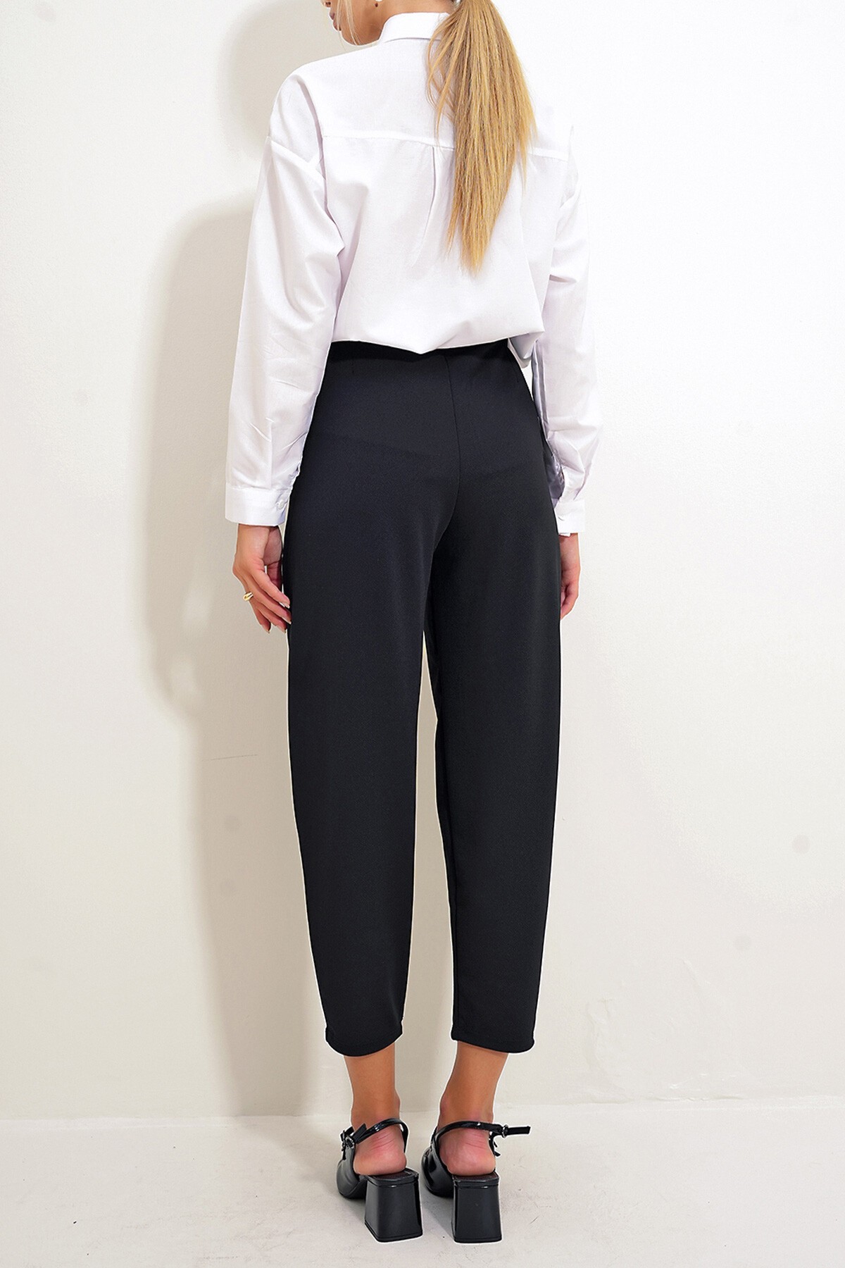 Siyah Yüksek Bel Pensli Dökümlü Krep Örme Pantolon