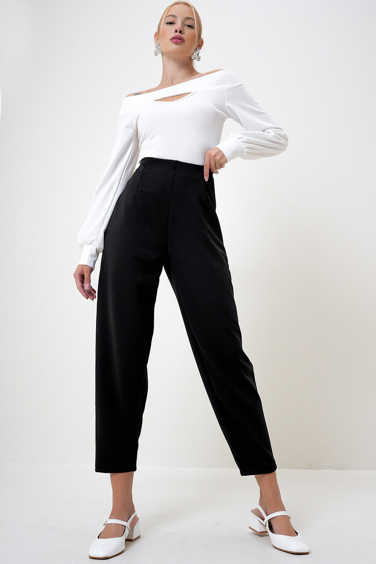 Siyah Yüksek Bel Pensli Dökümlü Krep Örme Pantolon