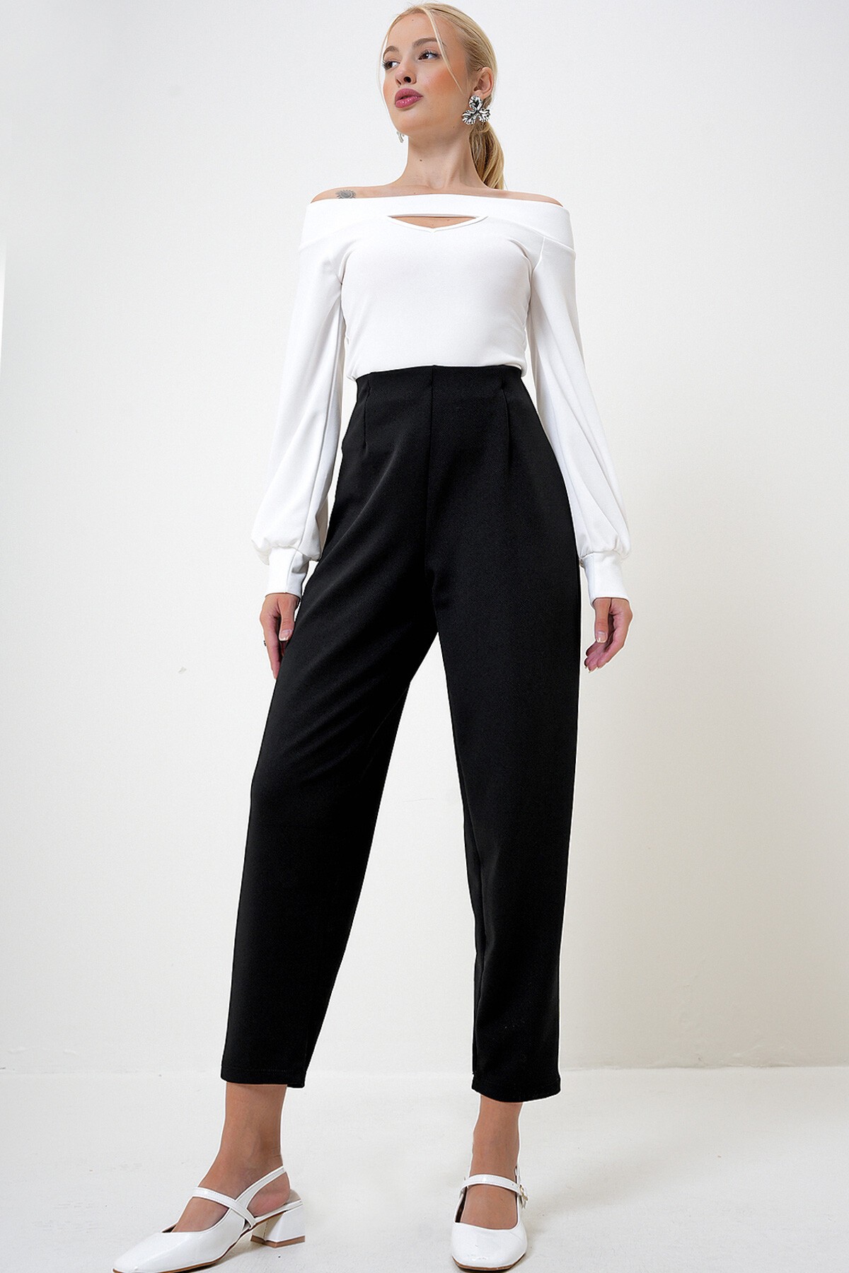 Siyah Yüksek Bel Pensli Dökümlü Krep Örme Pantolon