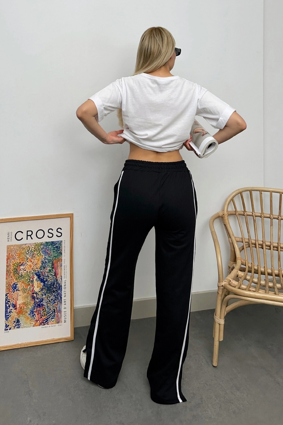 Siyah Yüksek Bel Yanı Şeritli Yırtmaçlı Eşofman Altı