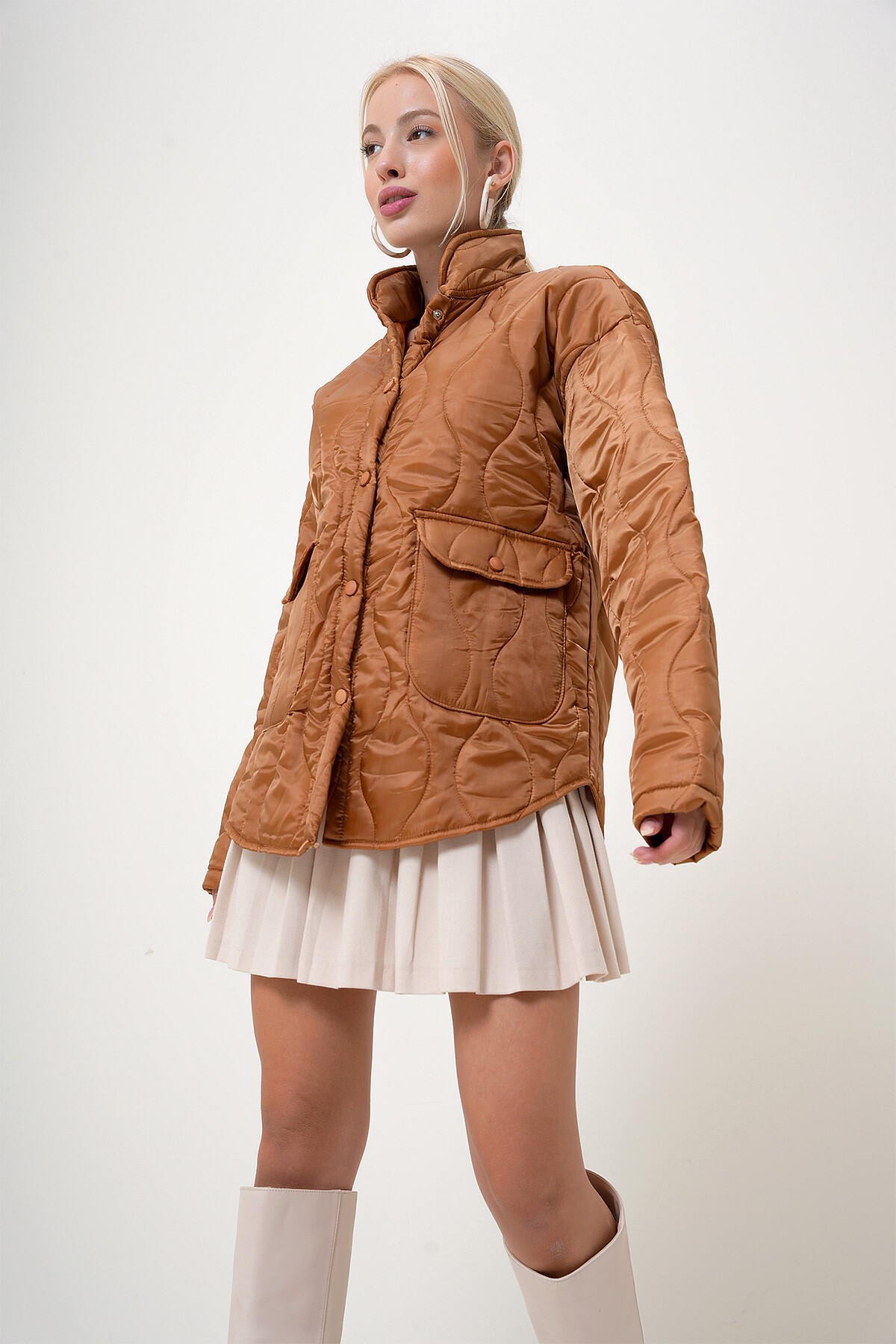 Taba Bebe Yaka Astarlı Çift Cepli Kapitone Mont