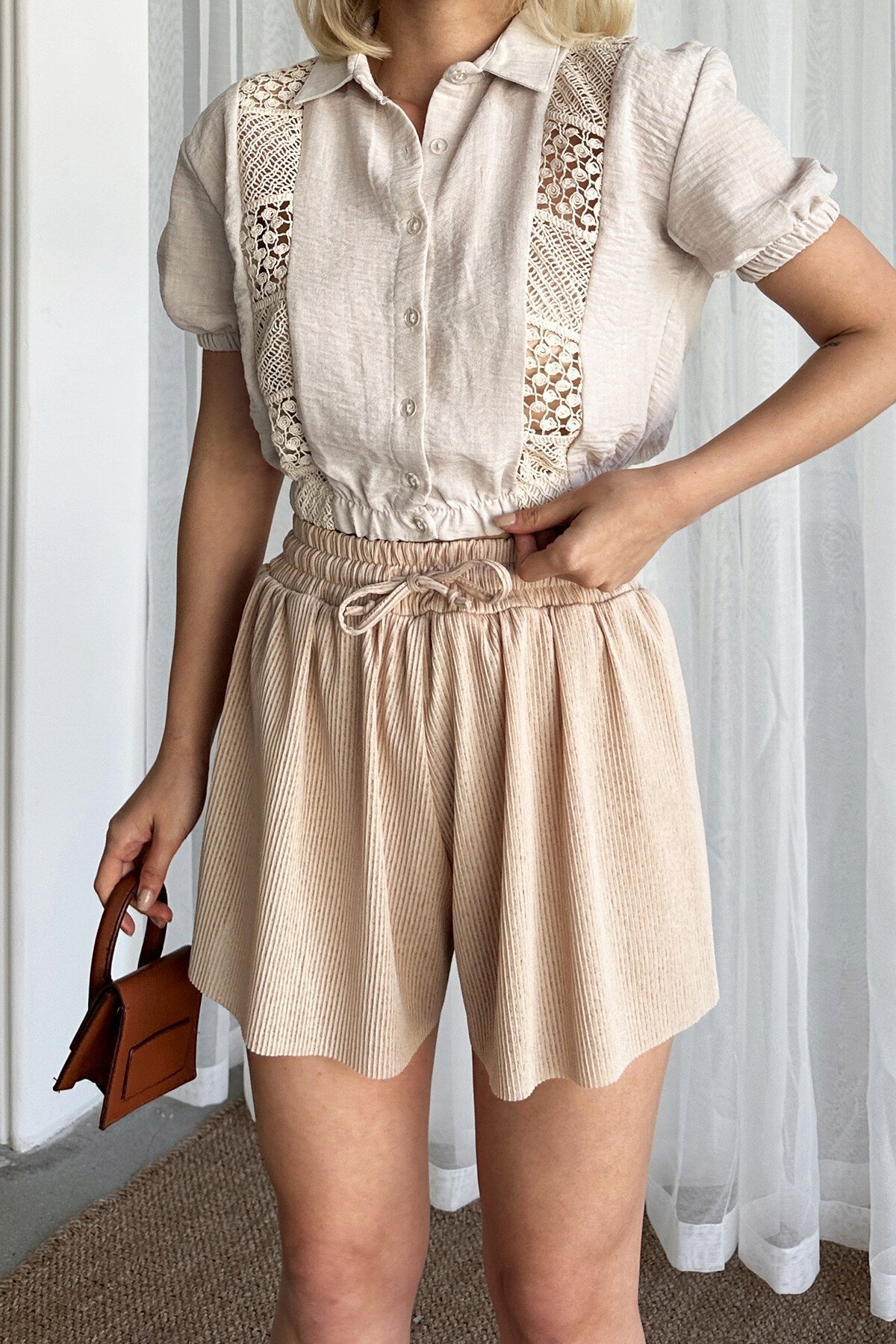 Taş Kroşeta Detaylı Keten Crop Gömlek