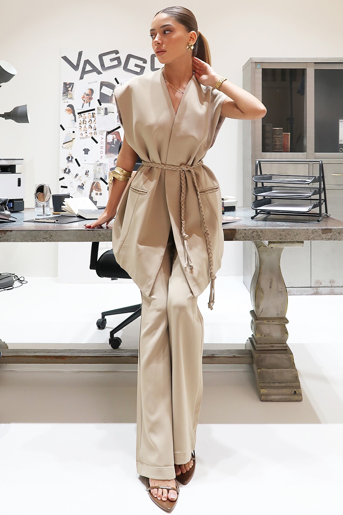 Taş Örgü Kemerli Yelek Pantolon Takım