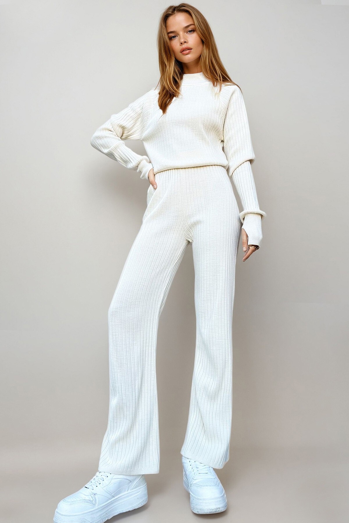 Taş Parmak Detaylı Triko Alt Üst Takım