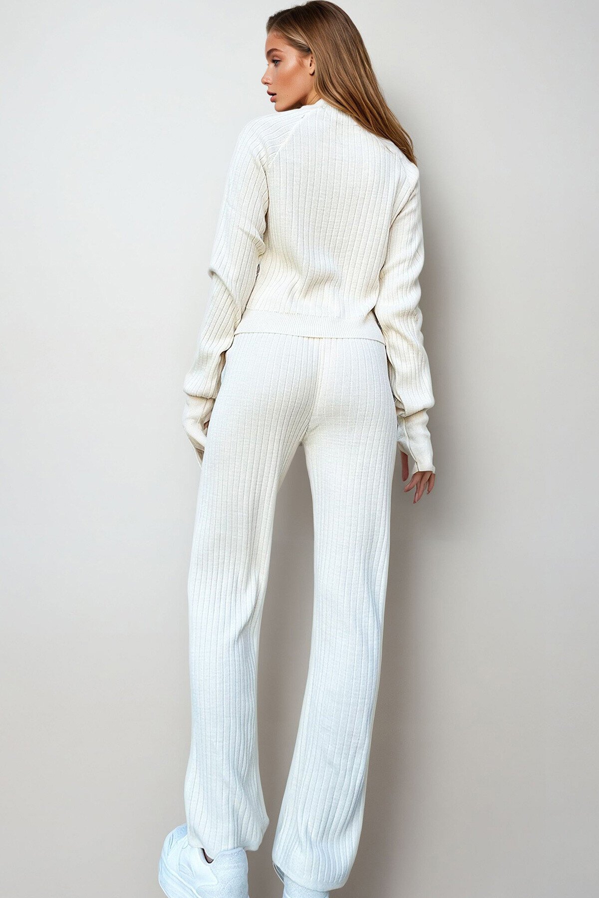 Taş Parmak Detaylı Triko Alt Üst Takım