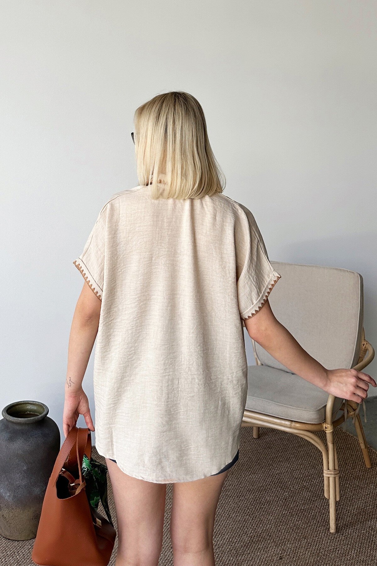 Taş Tek Cepli İşleme Detaylı Keten Gömlek