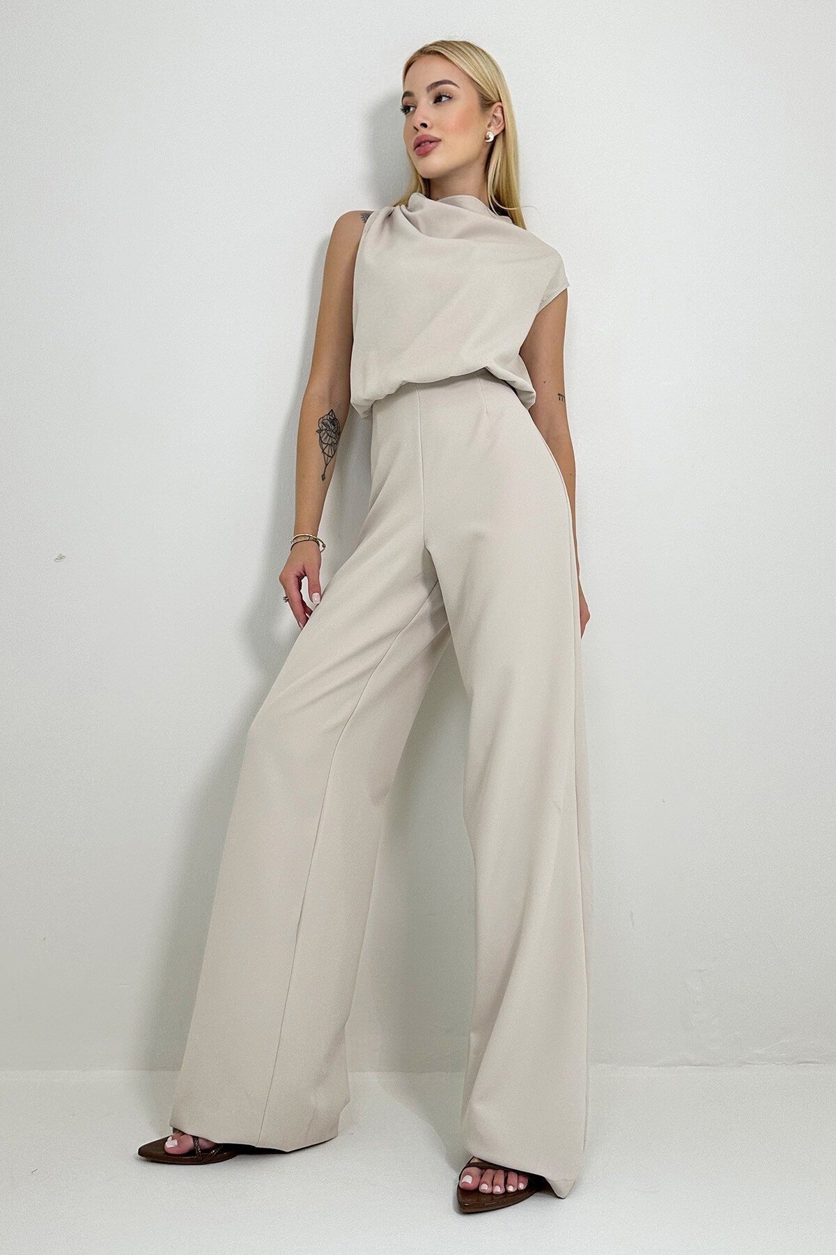 Taş Tokalı Kolsuz Tulum