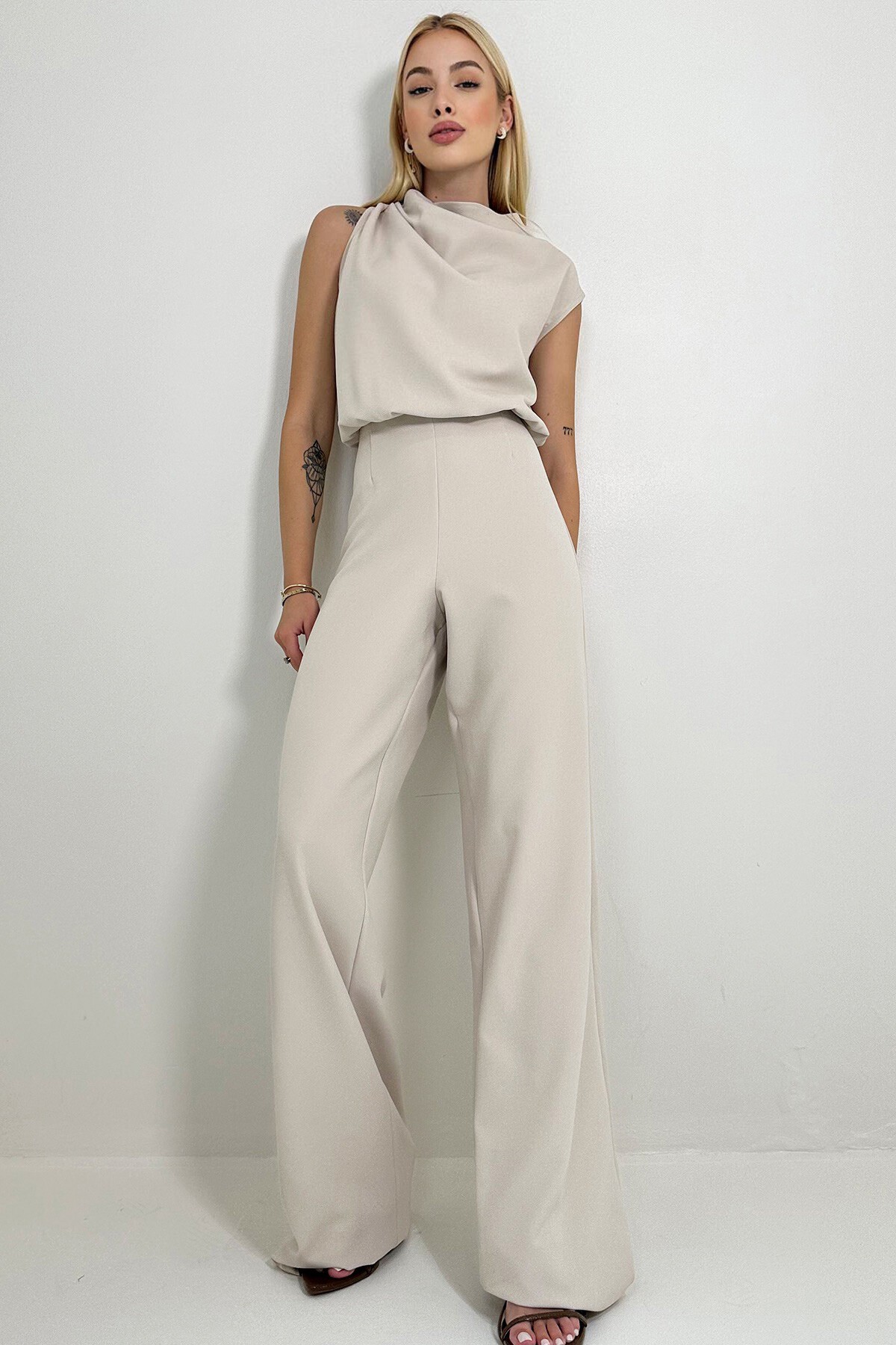 Taş Tokalı Kolsuz Tulum