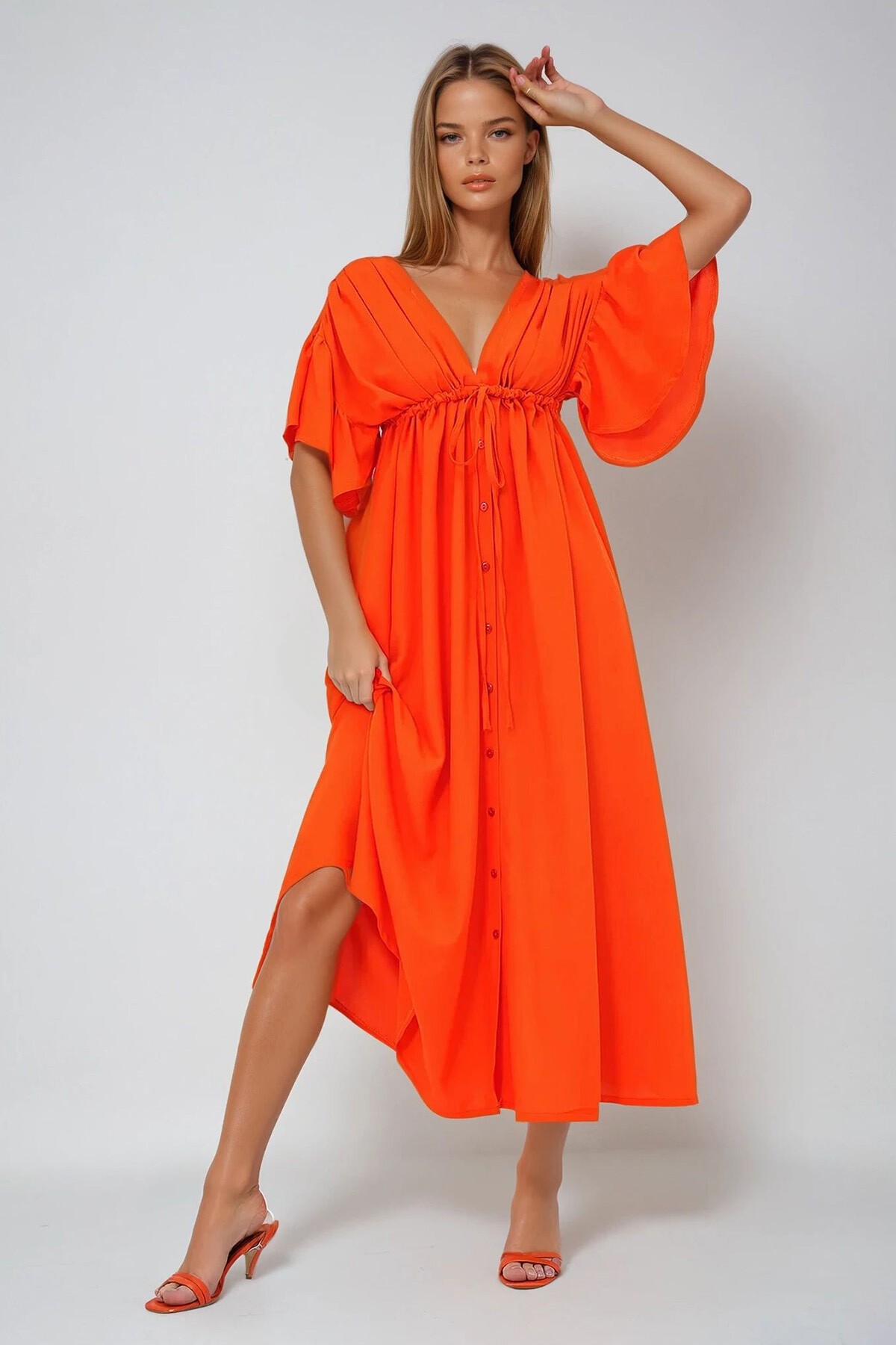 Turuncu V Yaka Sırt Dekolteli Bağlama Detaylı Önü Düğmeli Yazlık Poplin Elbise