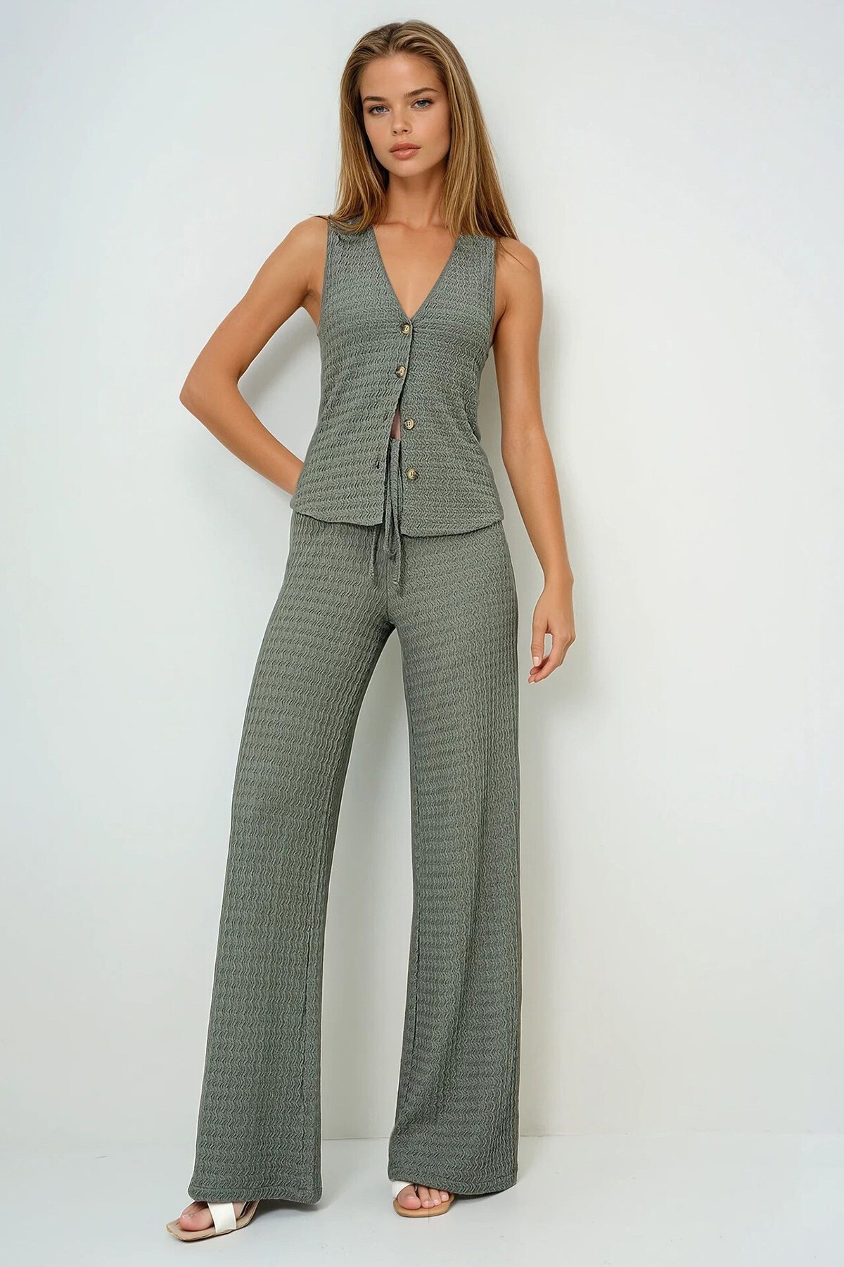 V Yaka Düğmeli Yelek Ve Pantolon Takım