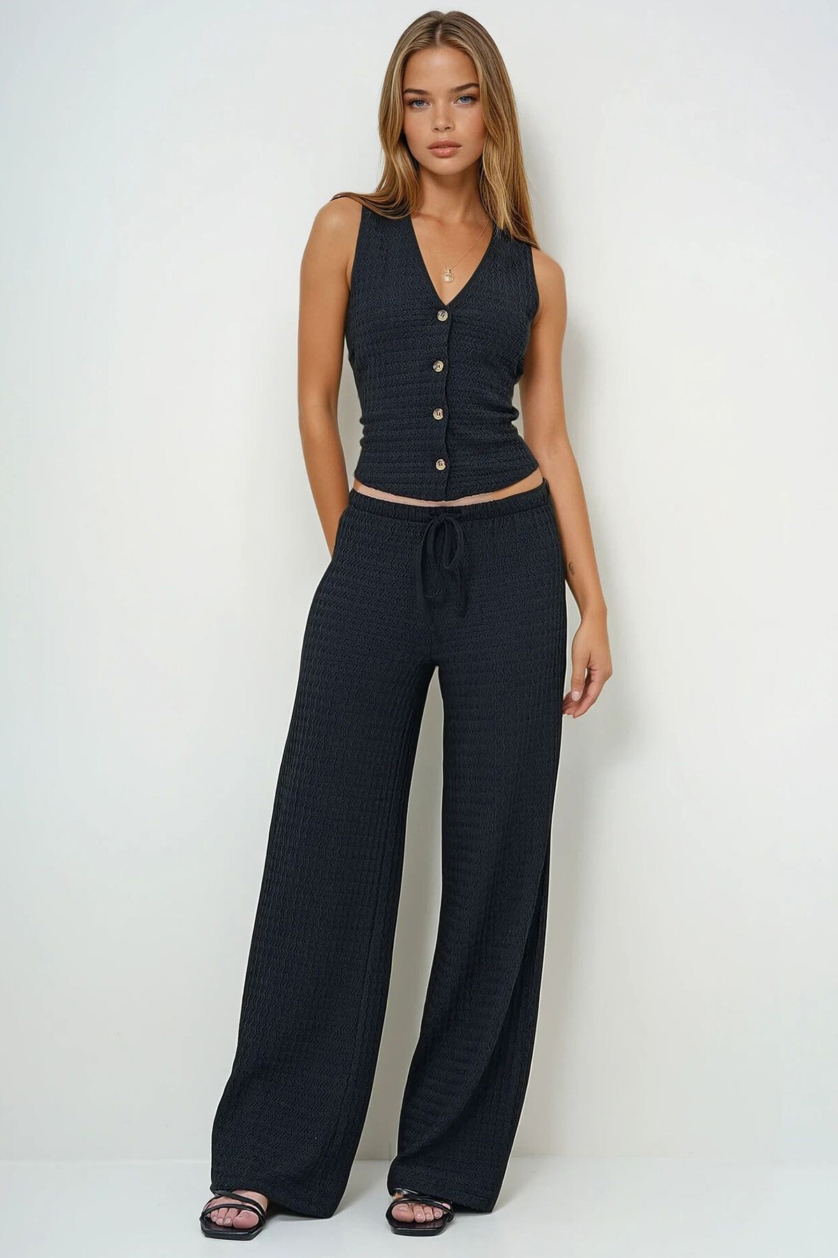 V Yaka Düğmeli Yelek Ve Pantolon Takım