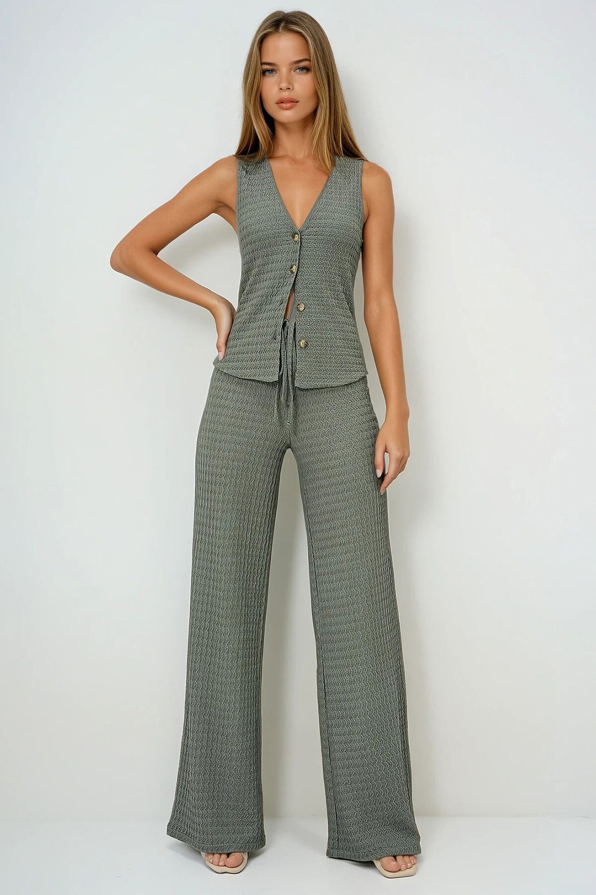 V Yaka Düğmeli Yelek Ve Pantolon Takım