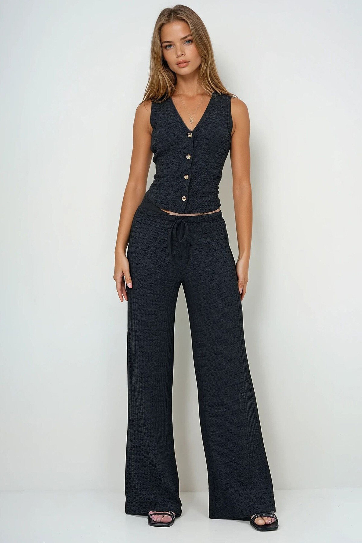 V Yaka Düğmeli Yelek Ve Pantolon Takım