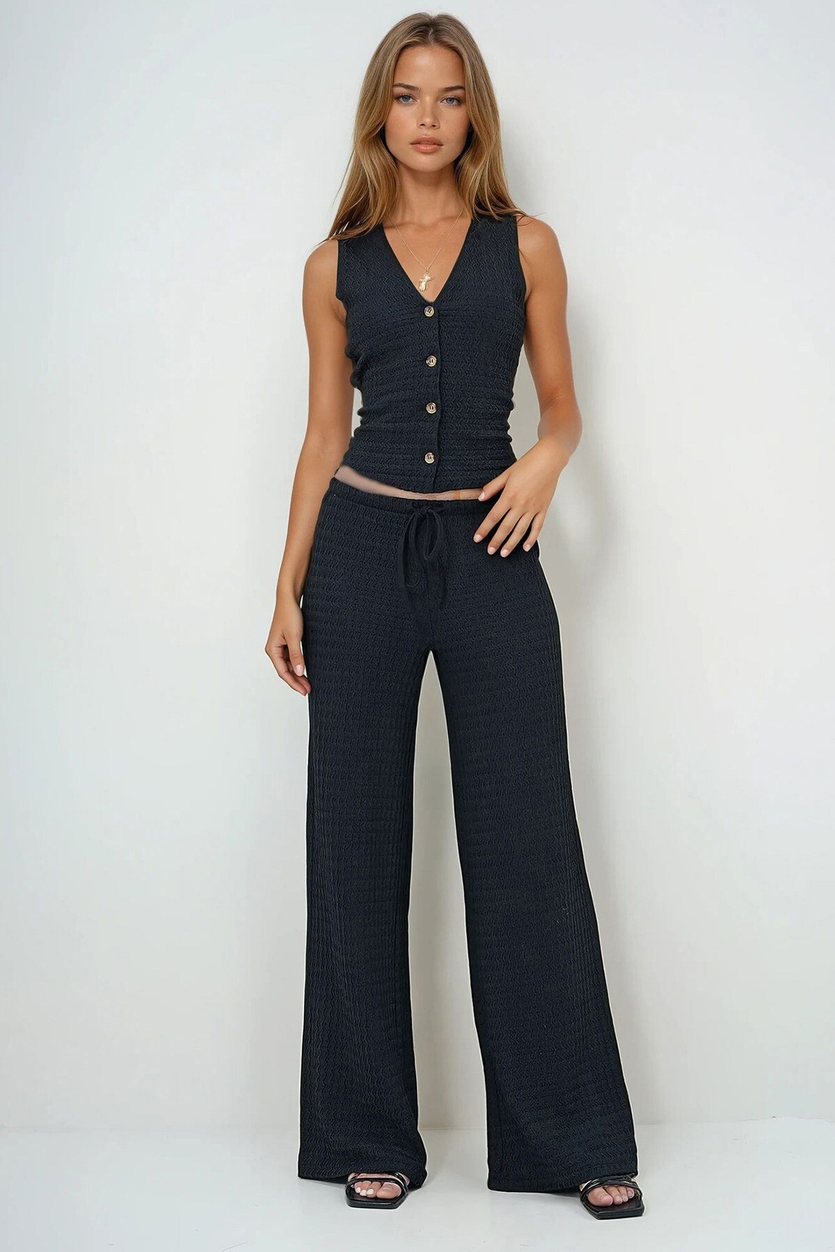 V Yaka Düğmeli Yelek Ve Pantolon Takım