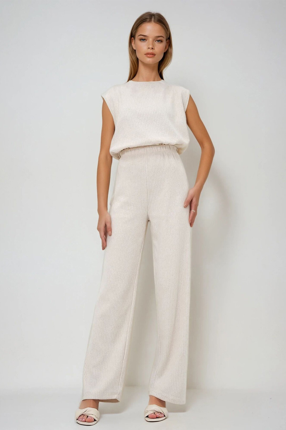 Vanilya Bisiklet Yaka İnterlok Kumaş Kolsuz Bluz Ve Pantolon Takım