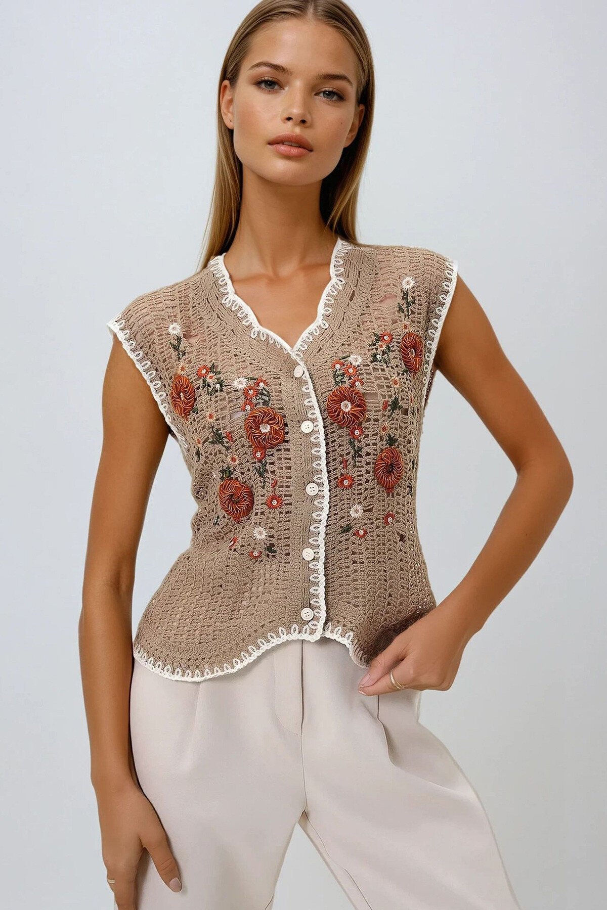 Vizon Delik Ajurlu Kabartma Nakışlı Triko Yelek