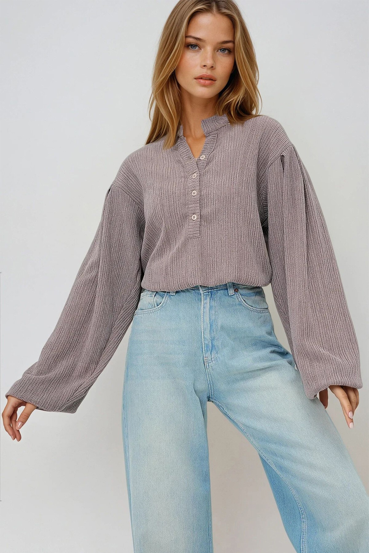 Vizon Hakim Yaka Önü Düğmeli Balon Kol Dokulu Bürümcük Gömlek Bluz