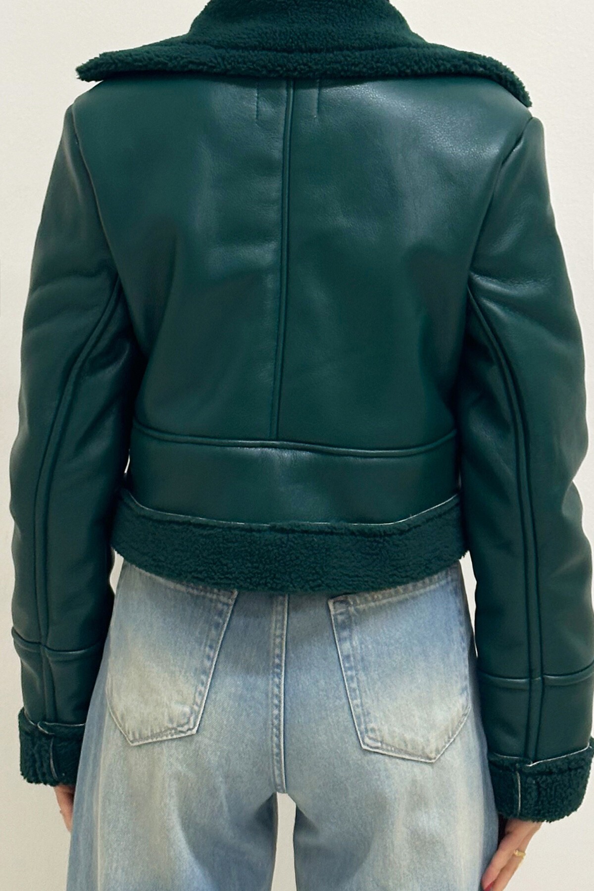 Yeşil İçi Kürklü Yandan Fermuarlı Fermuar Cepli Crop Mont