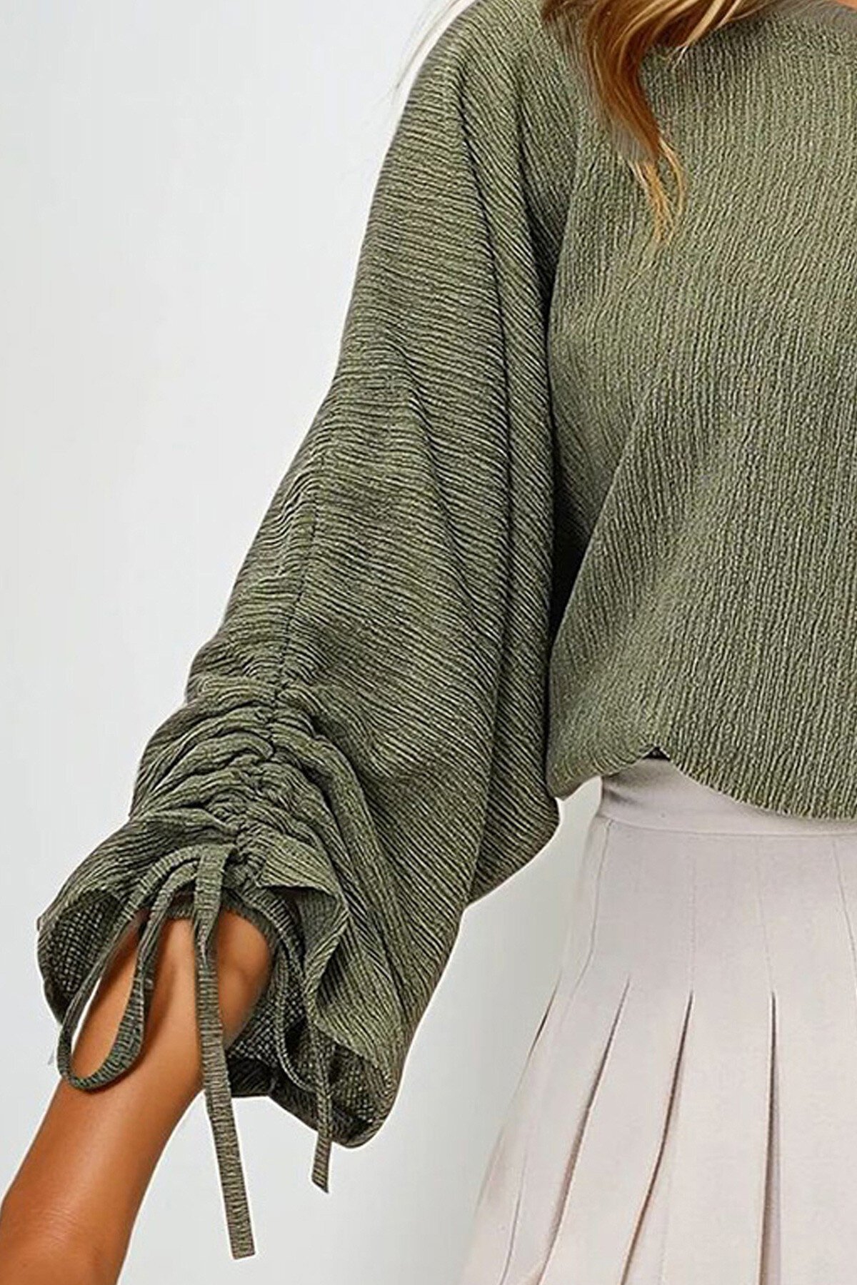 Yeşil Kayık Yaka Kolları Büzgü Ve Bağlama Detaylı Örme Krep Bluz