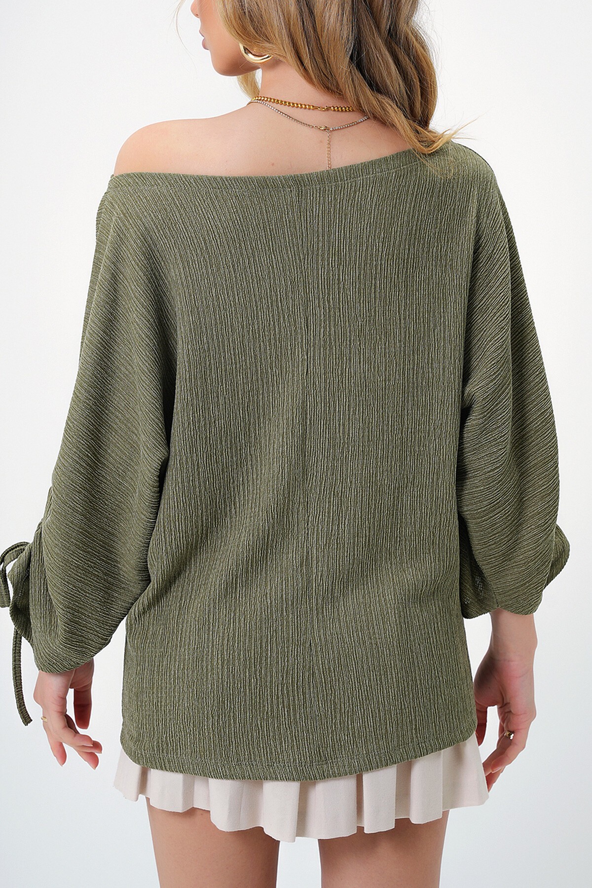 Yeşil Kayık Yaka Kolları Büzgü Ve Bağlama Detaylı Örme Krep Bluz