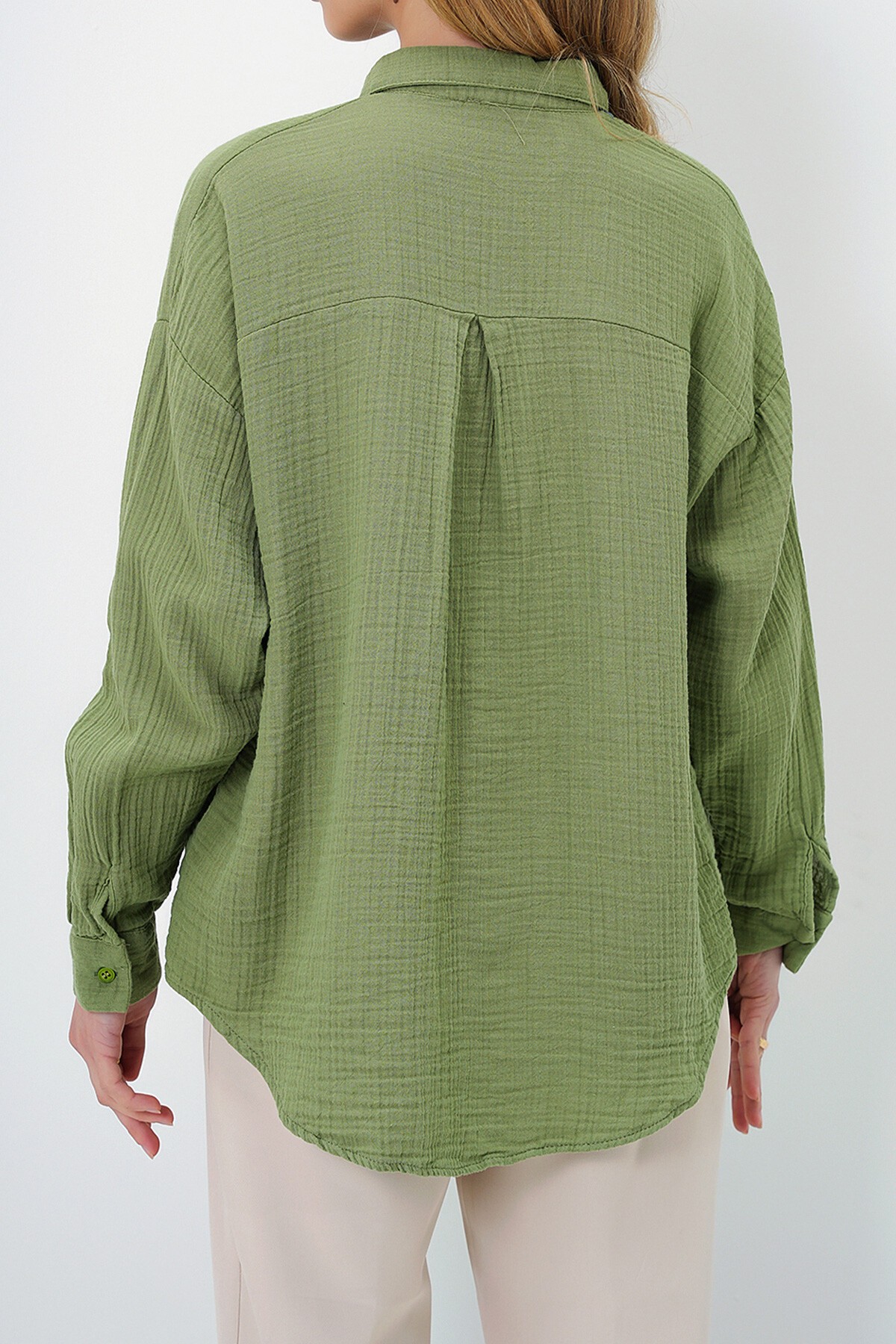 Yeşil Tek Cepli Keten Görünümlü Oversize Dokuma Gömlek