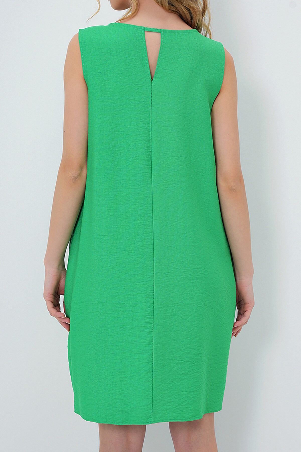 Yeşil U Yaka Sıfır Kol Çift Cepli Aerobin Yazlık Elbise