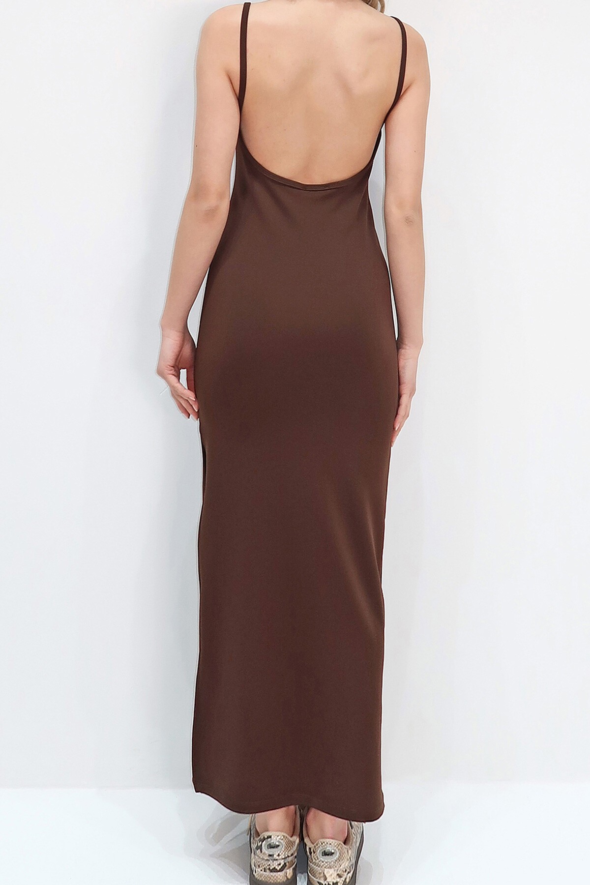 Acı Kahve Askılı Sırt Dekolteli  Yırtmaçlı Örme Krep Elbise