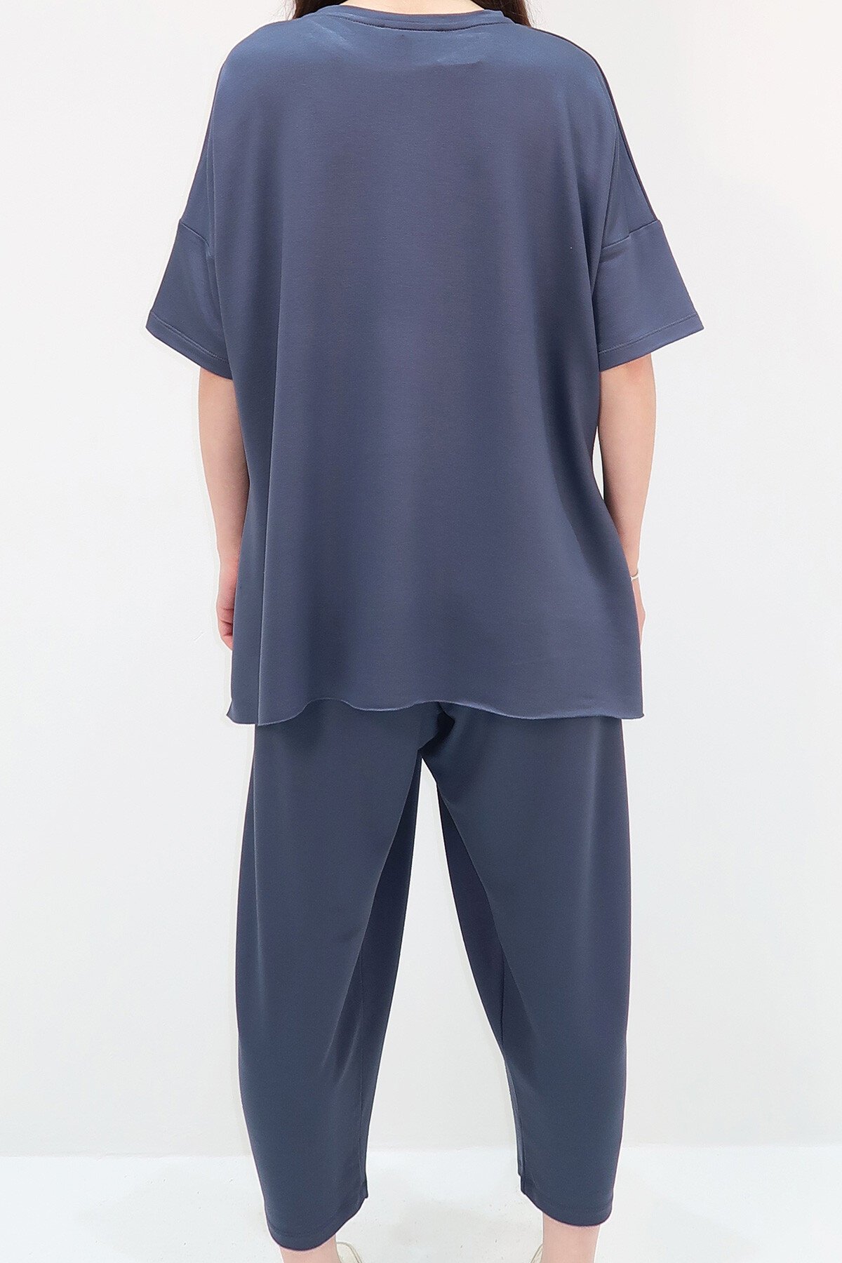 Antrasit Bisiklet Yaka Asimetrik Kesim Armalı Bluz Ve Pantolon Takım