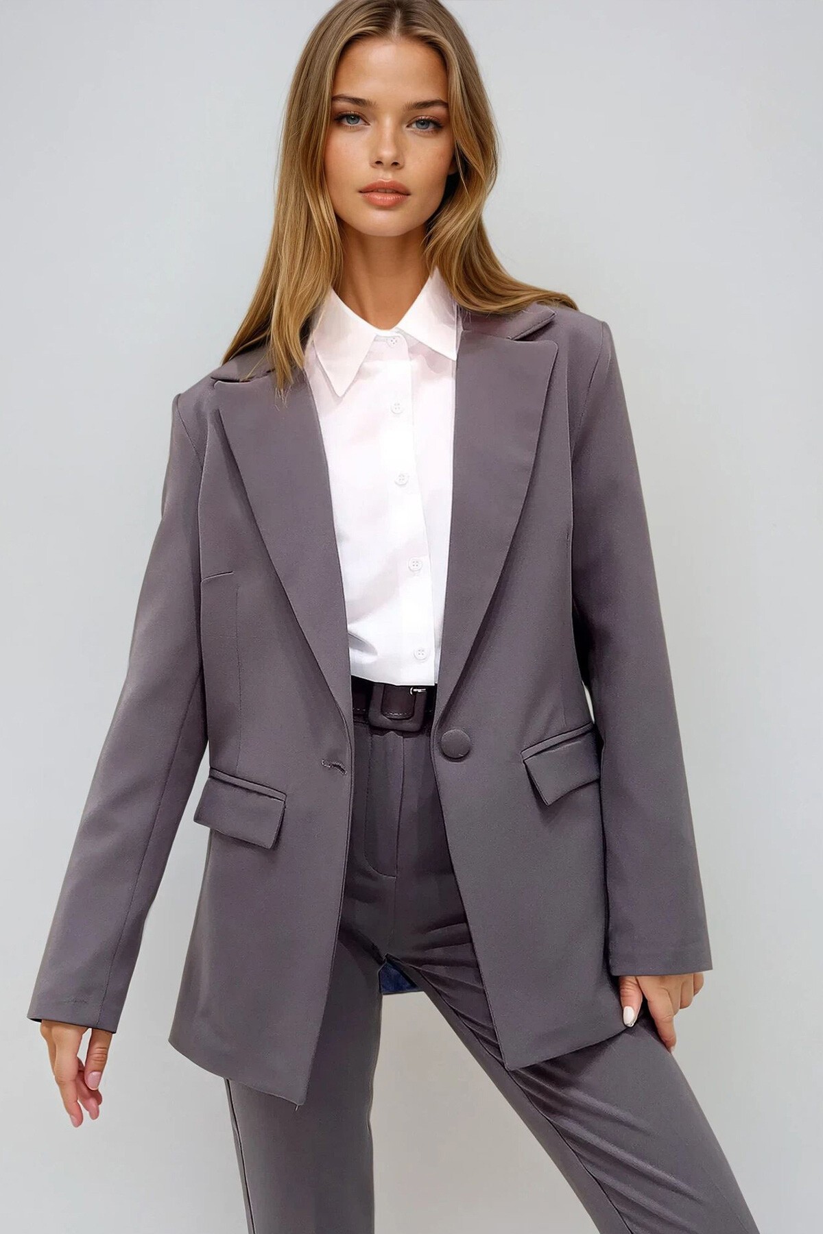 Antrasit Cep Ve Düğme Detaylı Omuzları Vatkalı Blazer Ceket